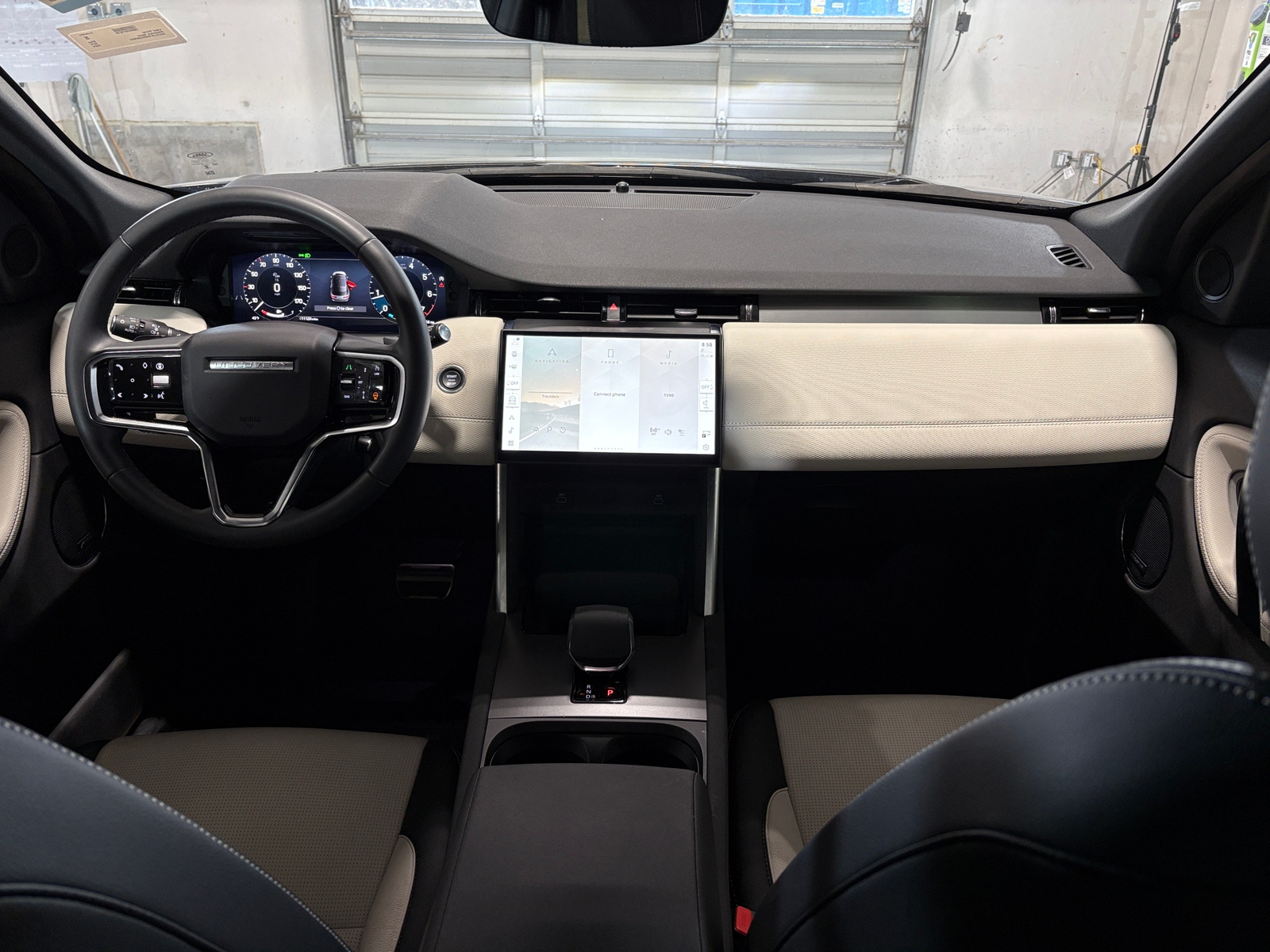 Thumbnail: 2024 Land Rover Discovery Sport - 2