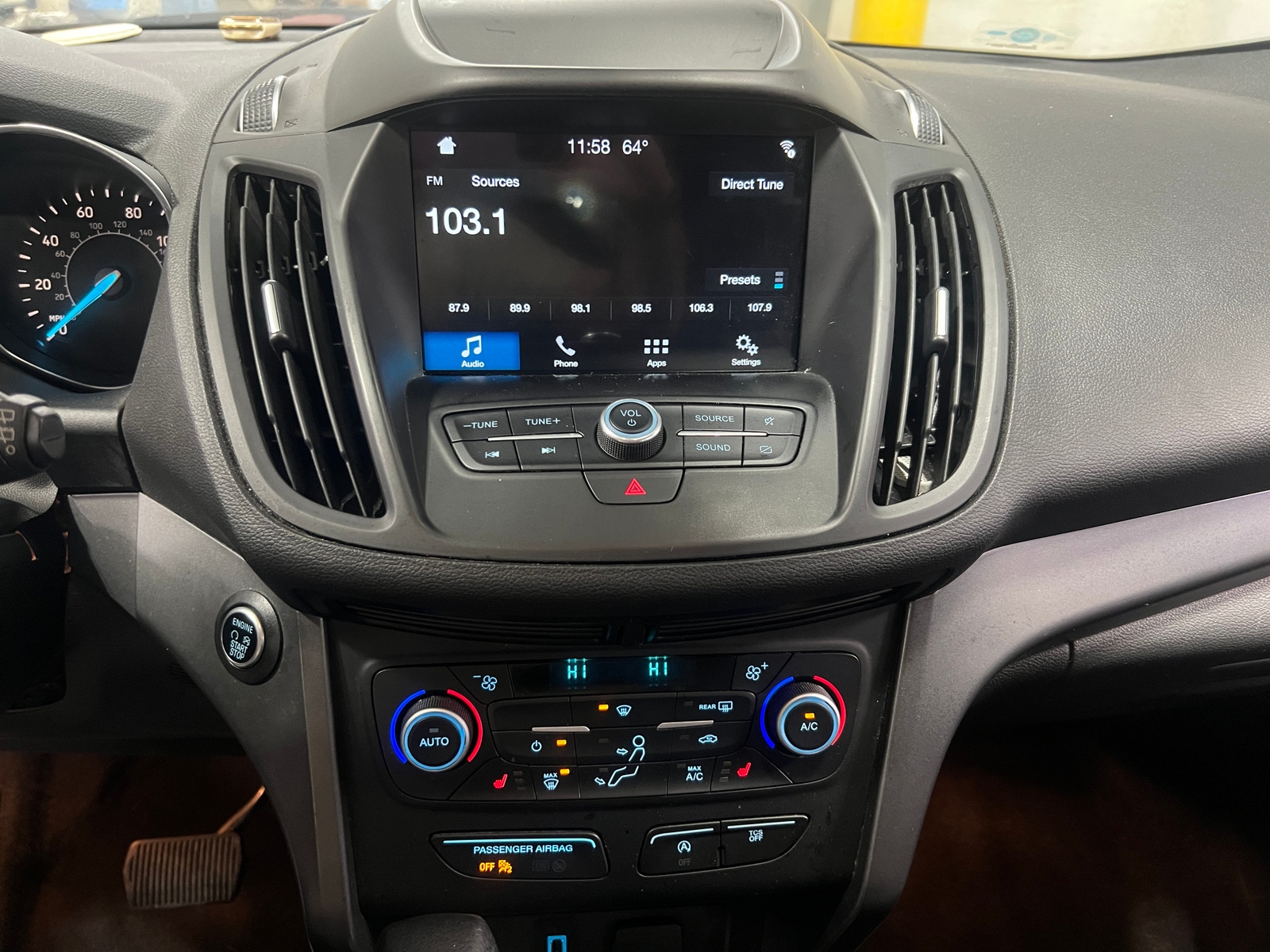 Thumbnail: 2019 Ford Escape - 4