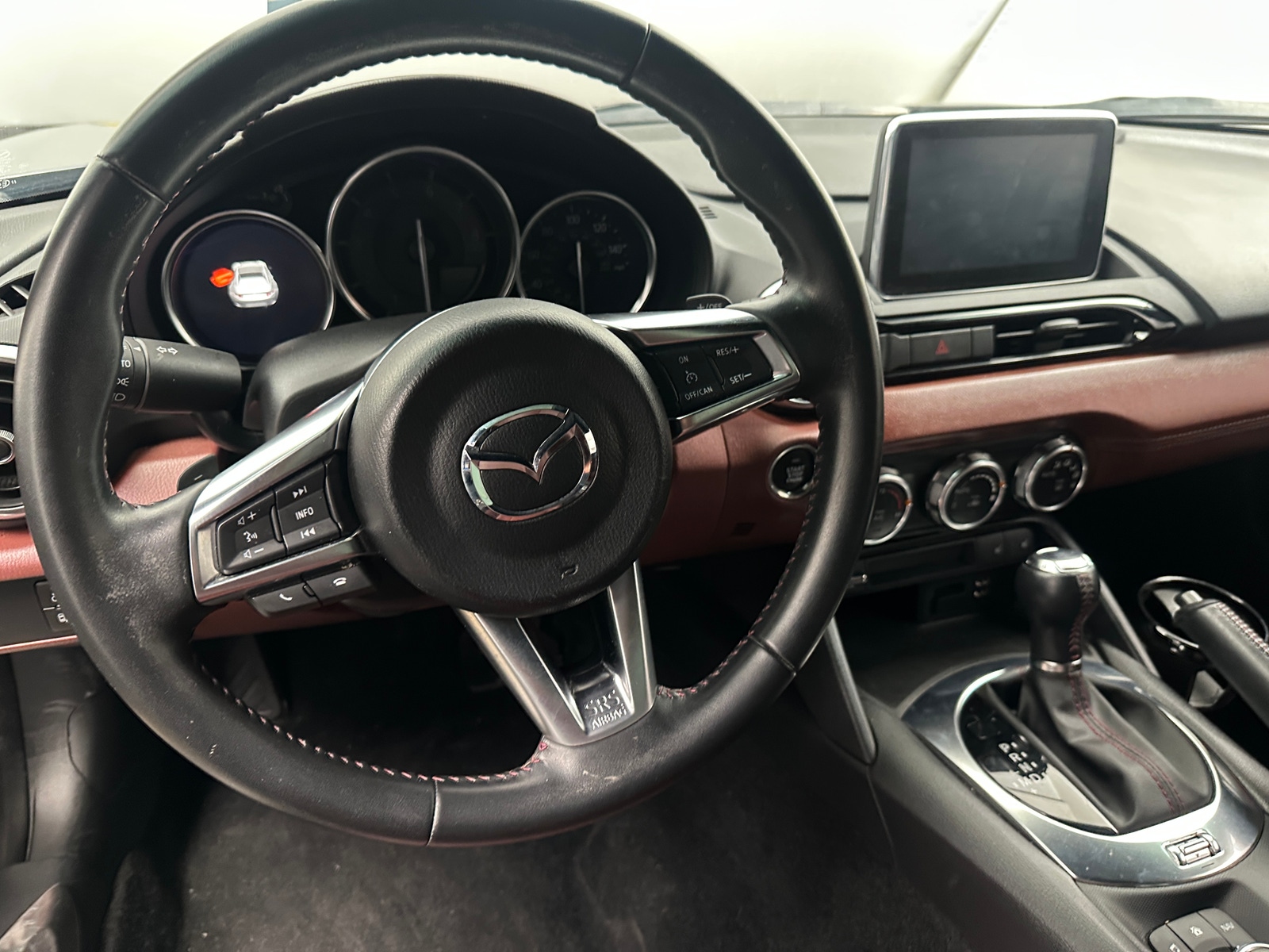 Thumbnail: 2017 Mazda MX-5 Miata - 4