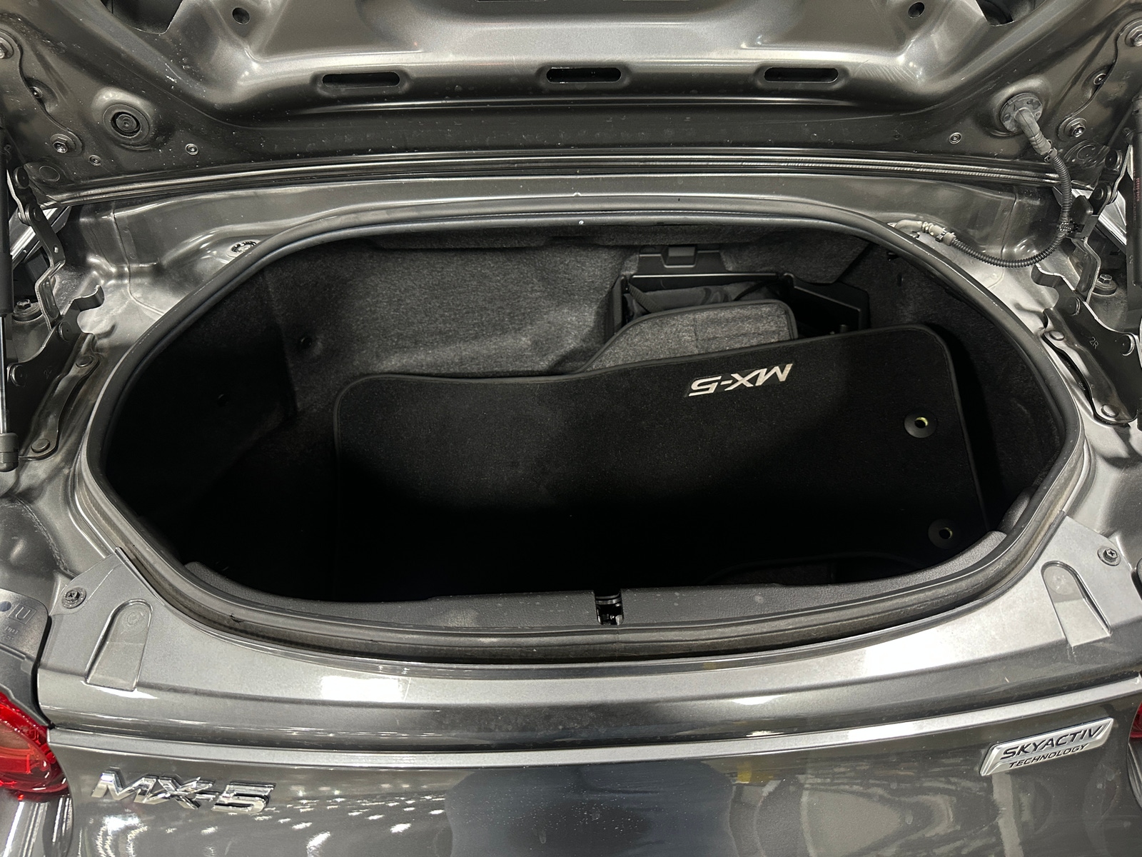 Thumbnail: 2017 Mazda MX-5 Miata - 5