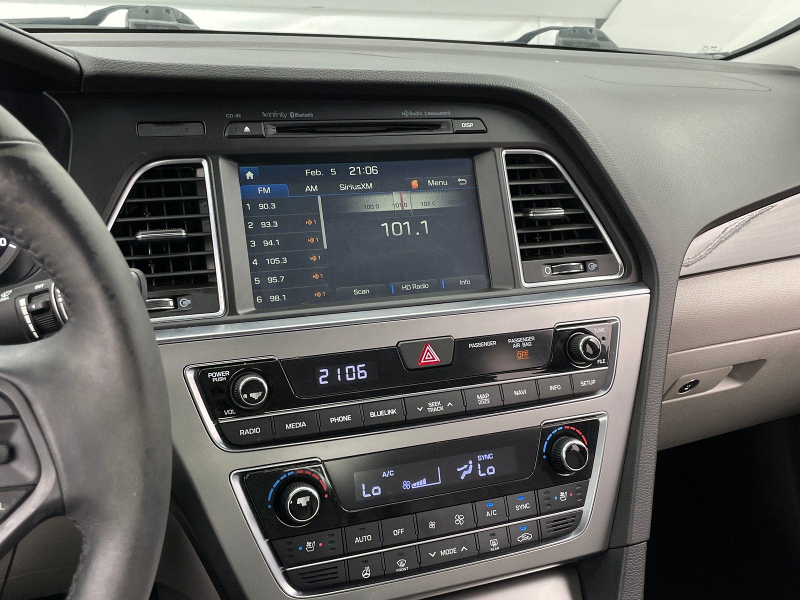 Thumbnail: 2016 Hyundai Sonata - 3