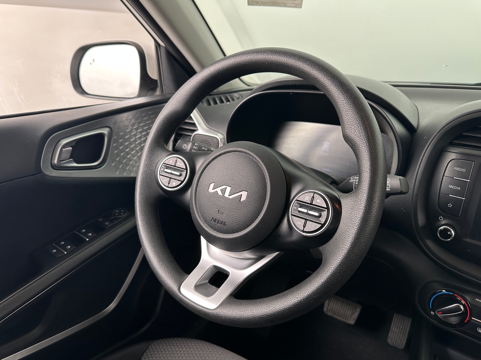 Thumbnail: 2023 Kia Soul - 5