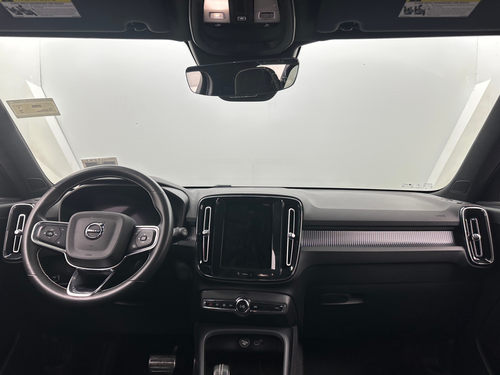 Thumbnail: 2021 Volvo XC40 - 3