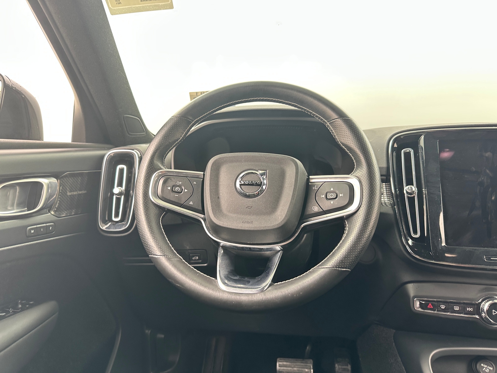 Thumbnail: 2021 Volvo XC40 - 5