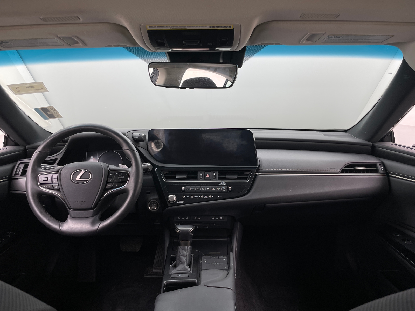 Thumbnail: 2022 Lexus ES - 2