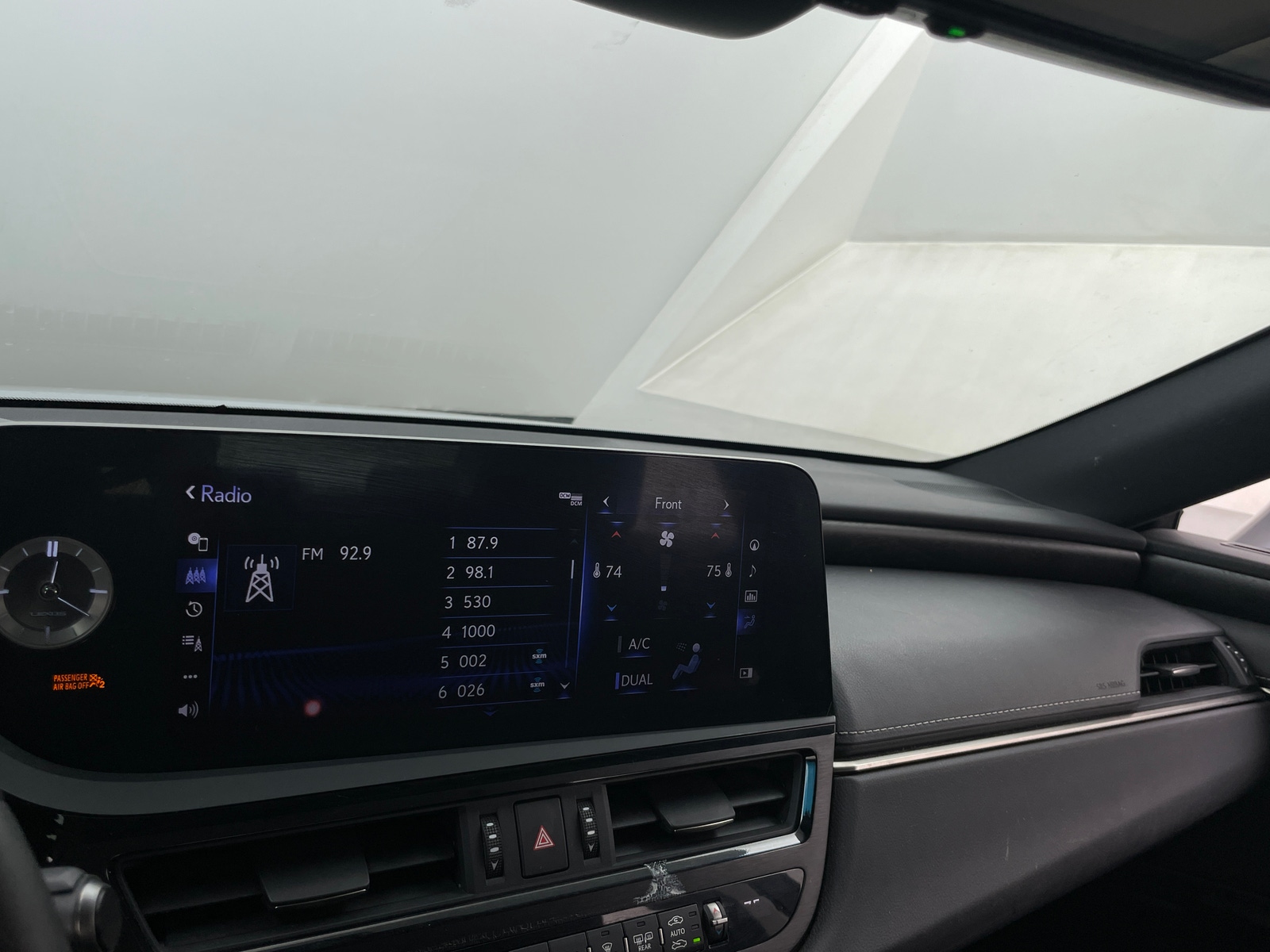 Thumbnail: 2022 Lexus ES - 3