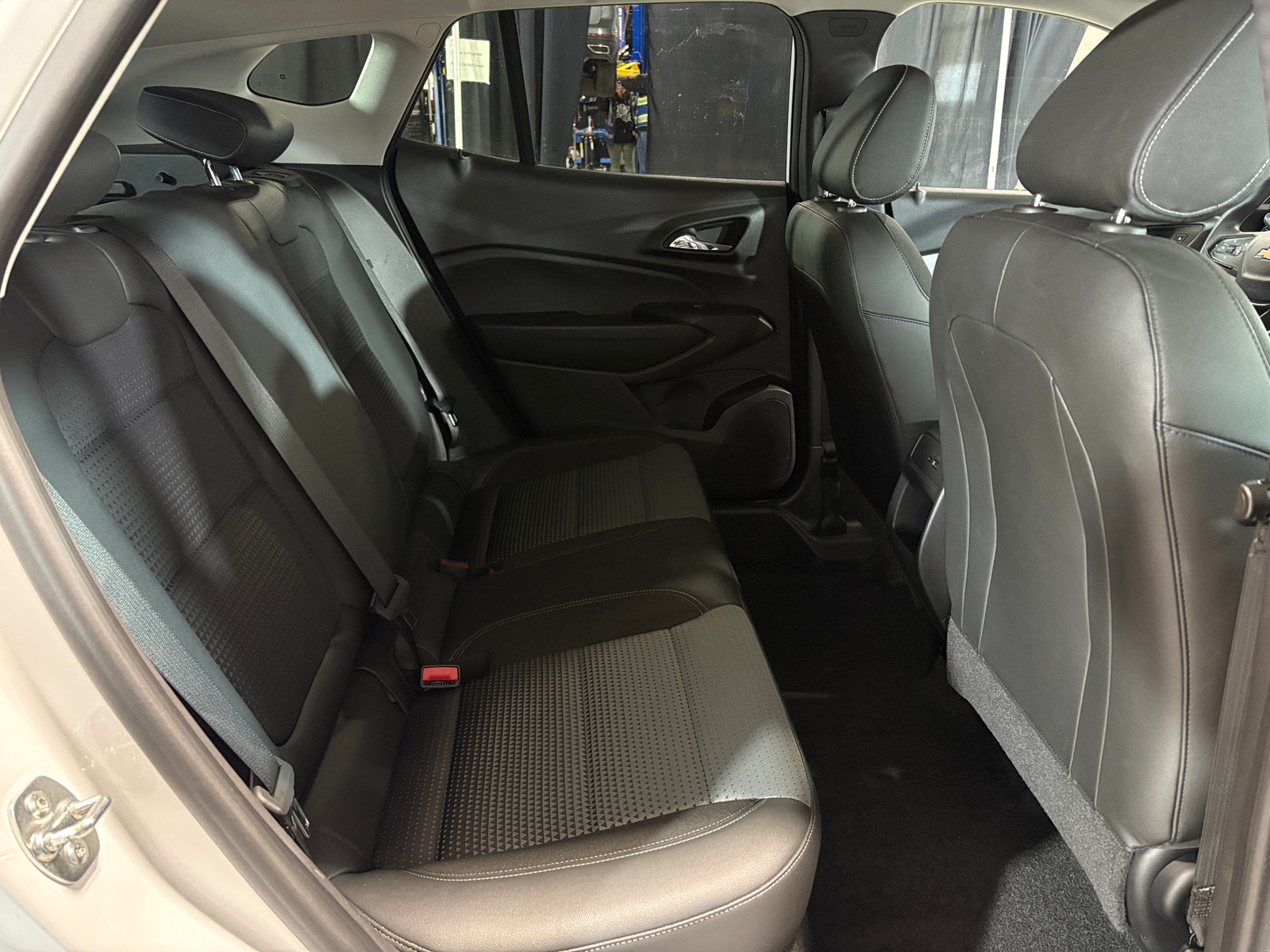 Thumbnail: 2025 Chevrolet Trax - 6