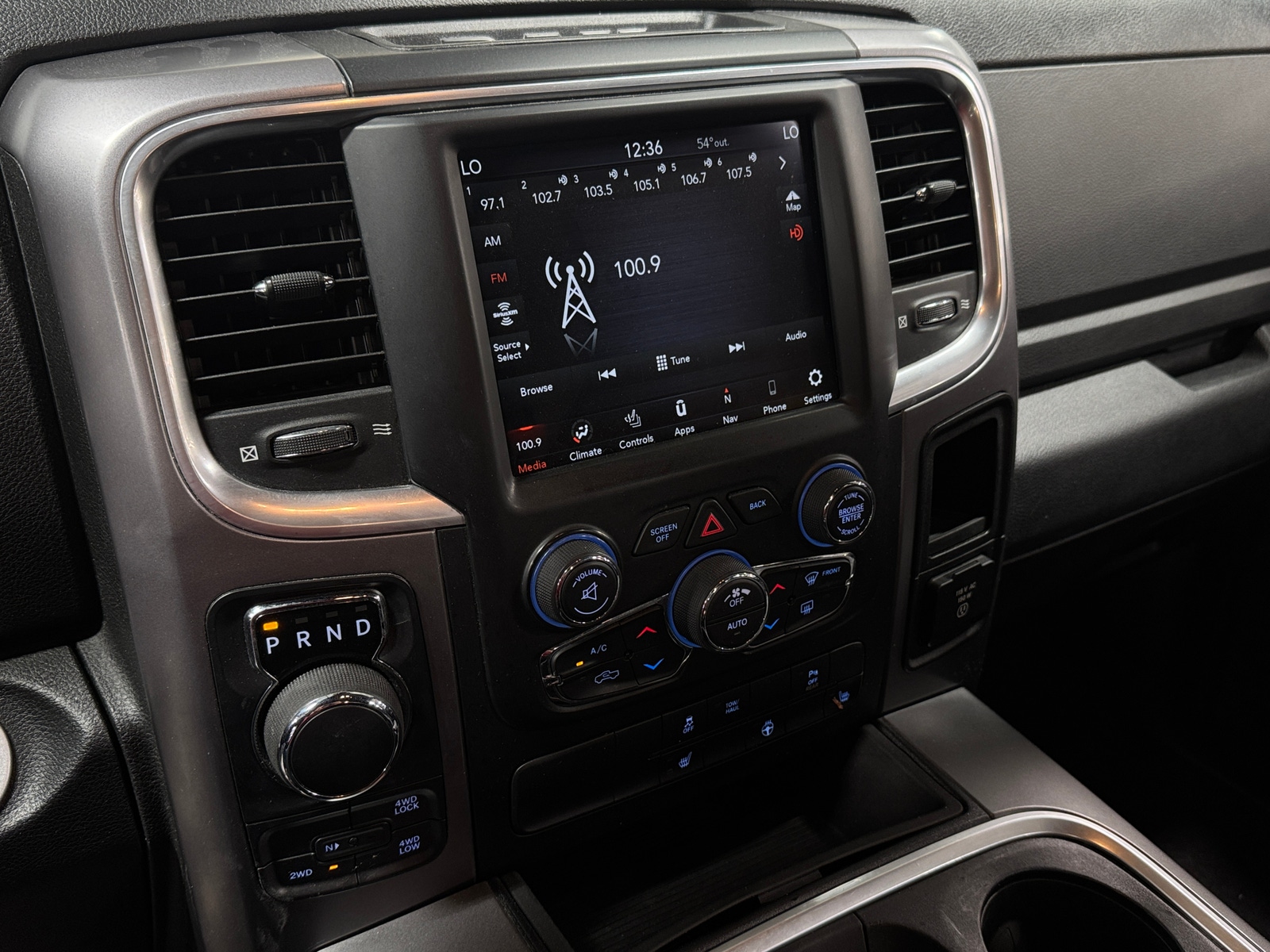 Thumbnail: 2022 RAM 1500 Classic - 4