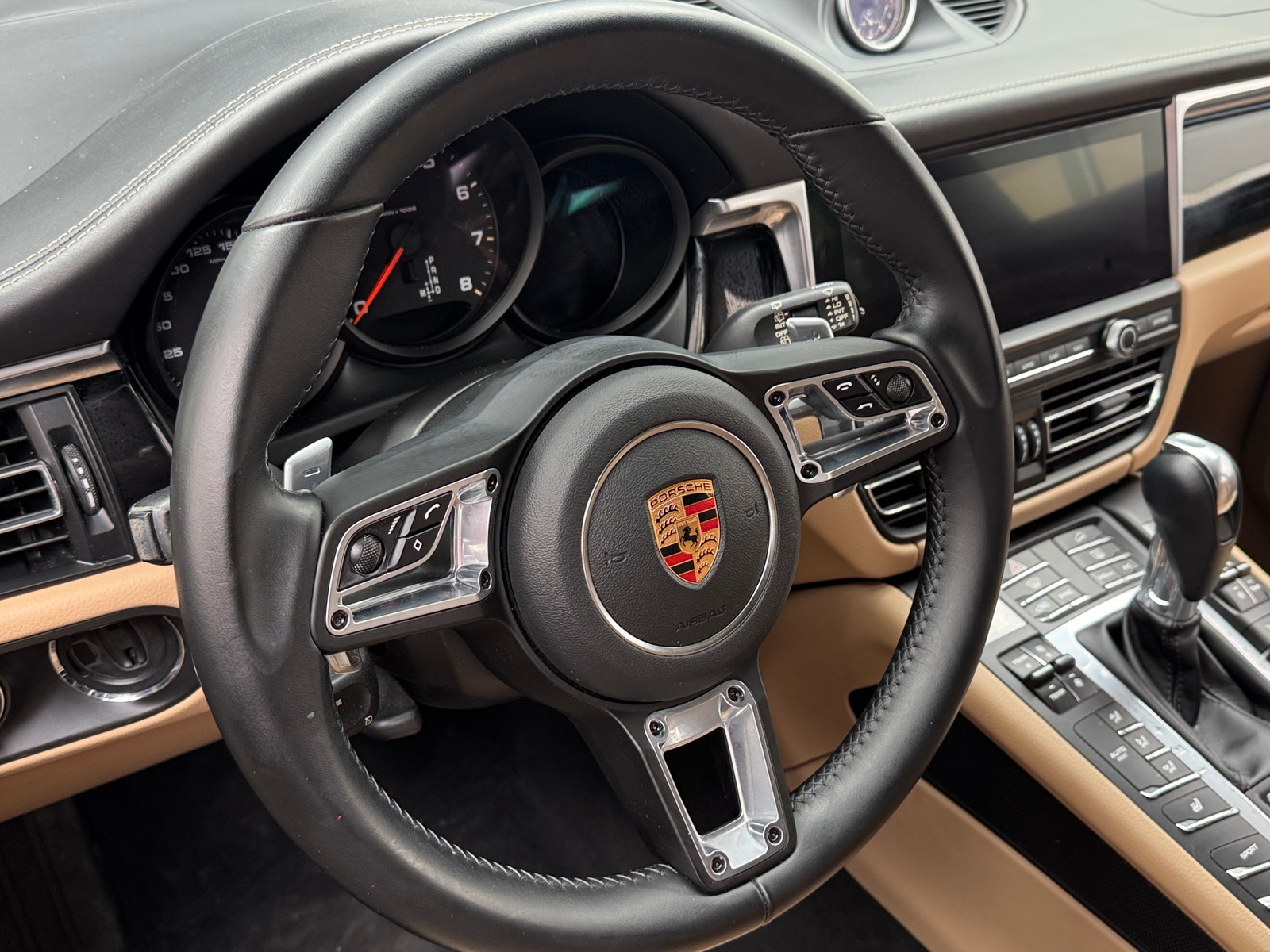 Thumbnail: 2019 Porsche Macan - 4