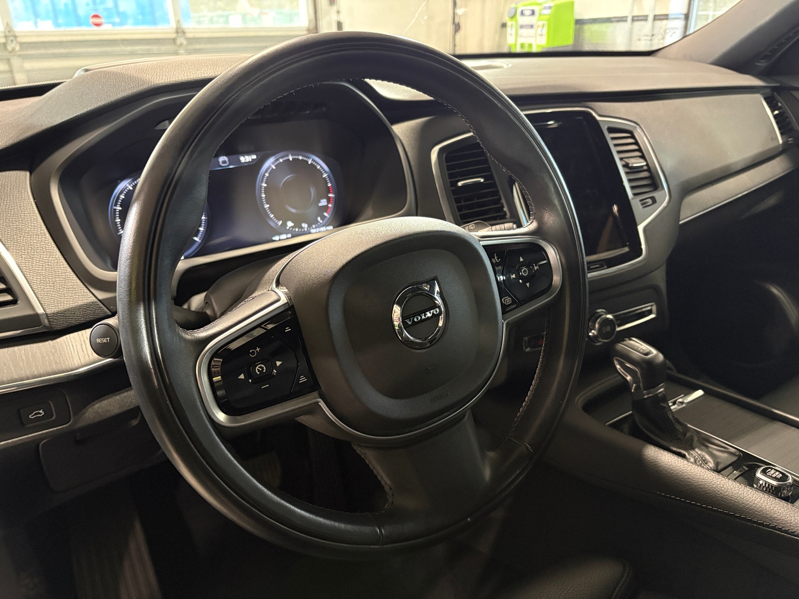 Thumbnail: 2020 Volvo XC90 - 4