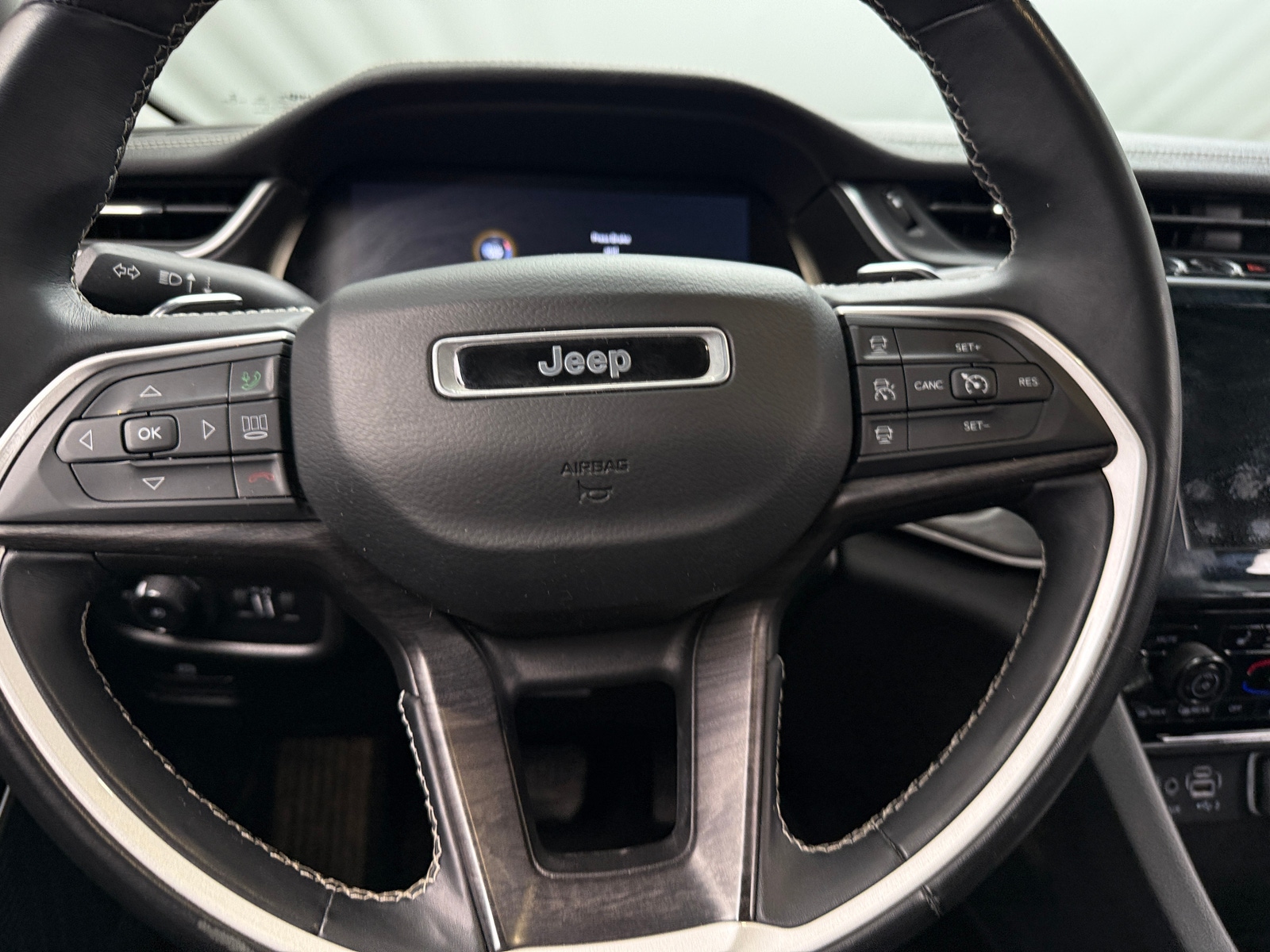 Thumbnail: 2021 Jeep Grand Cherokee L - 4