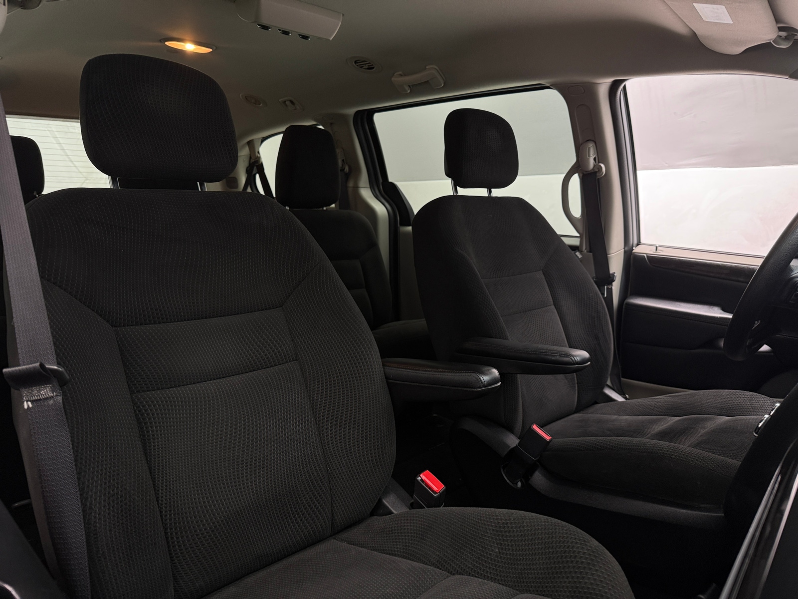 Thumbnail: 2017 Dodge Grand Caravan - 2