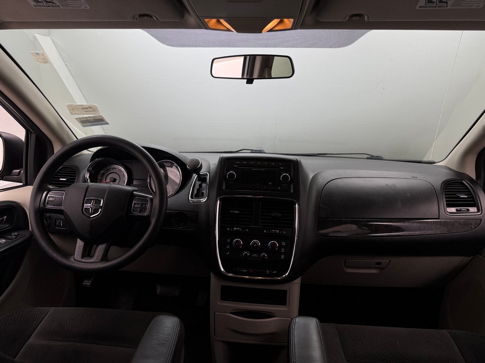 Thumbnail: 2017 Dodge Grand Caravan - 3