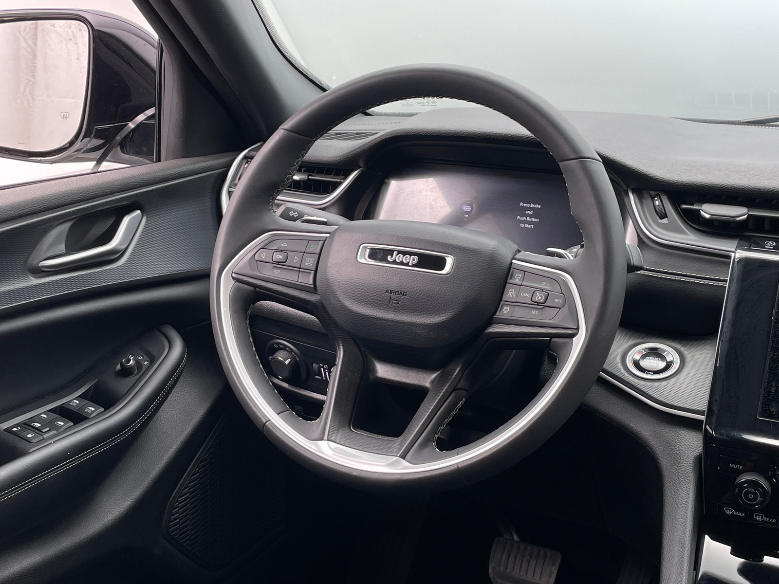 Thumbnail: 2024 Jeep Grand Cherokee L - 4