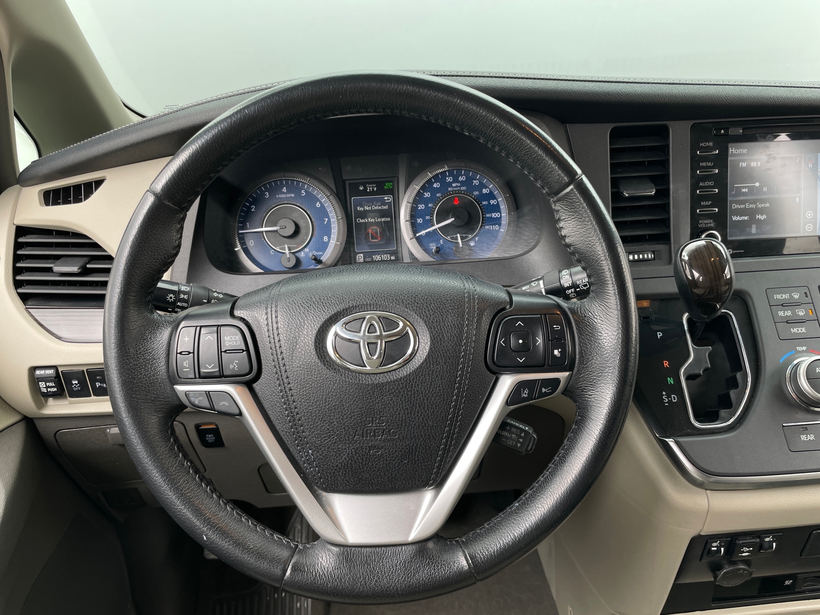 Thumbnail: 2019 Toyota Sienna - 4
