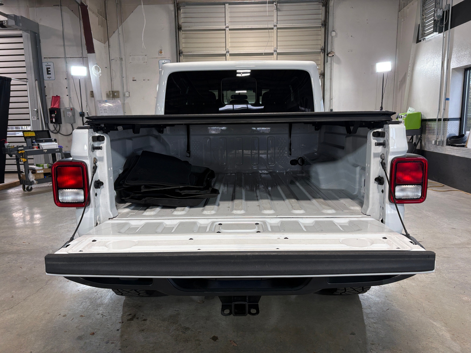 Thumbnail: 2024 Jeep Gladiator - 7