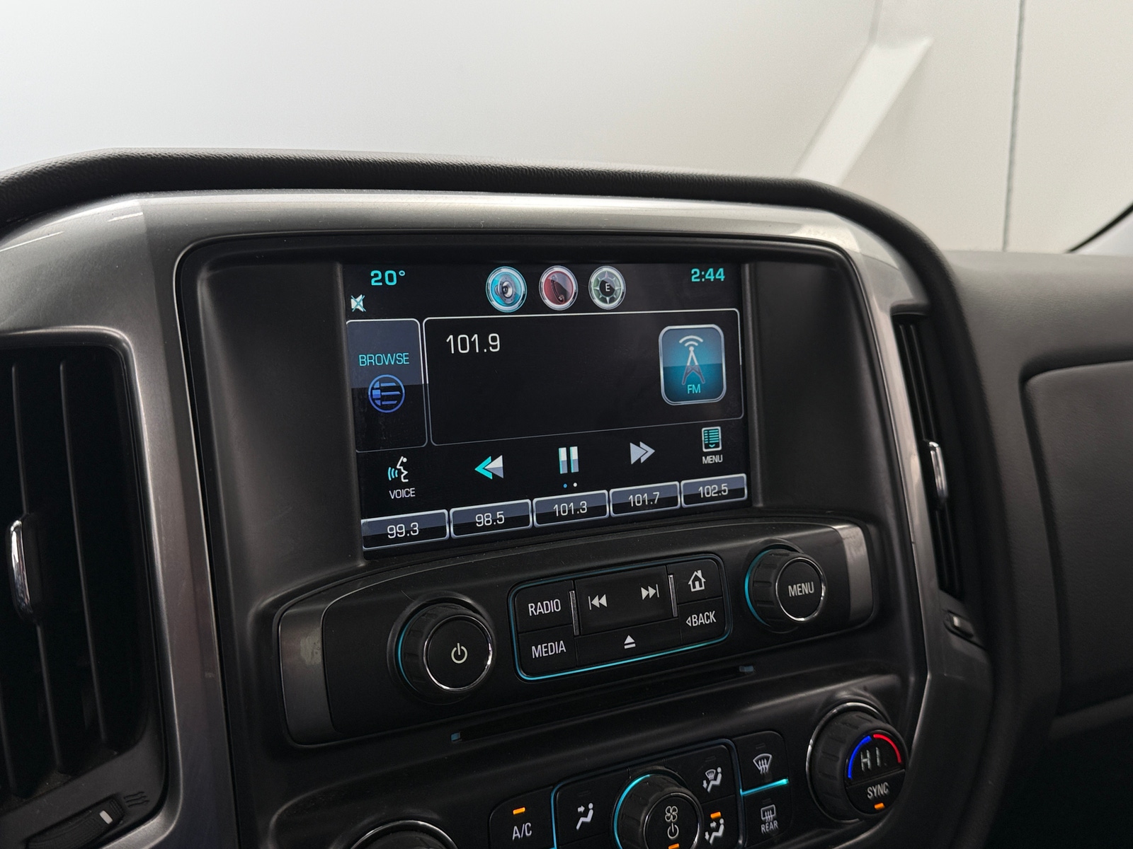 Thumbnail: 2015 Chevrolet Silverado 1500 - 4