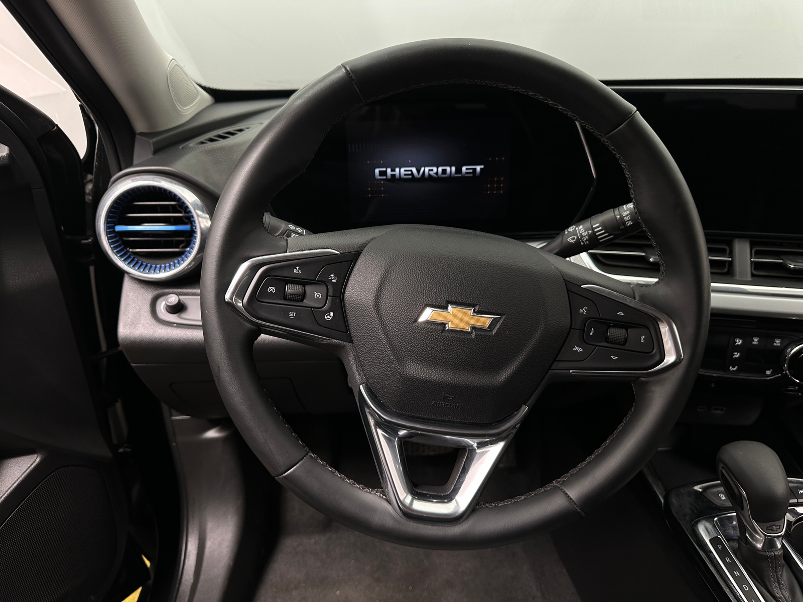 Thumbnail: 2025 Chevrolet Trax - 5