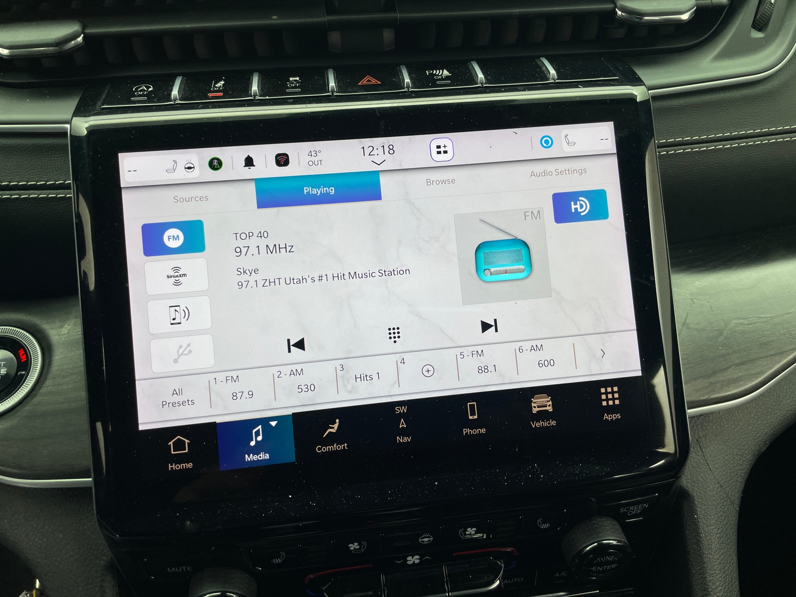 Thumbnail: 2024 Jeep Grand Cherokee L - 3