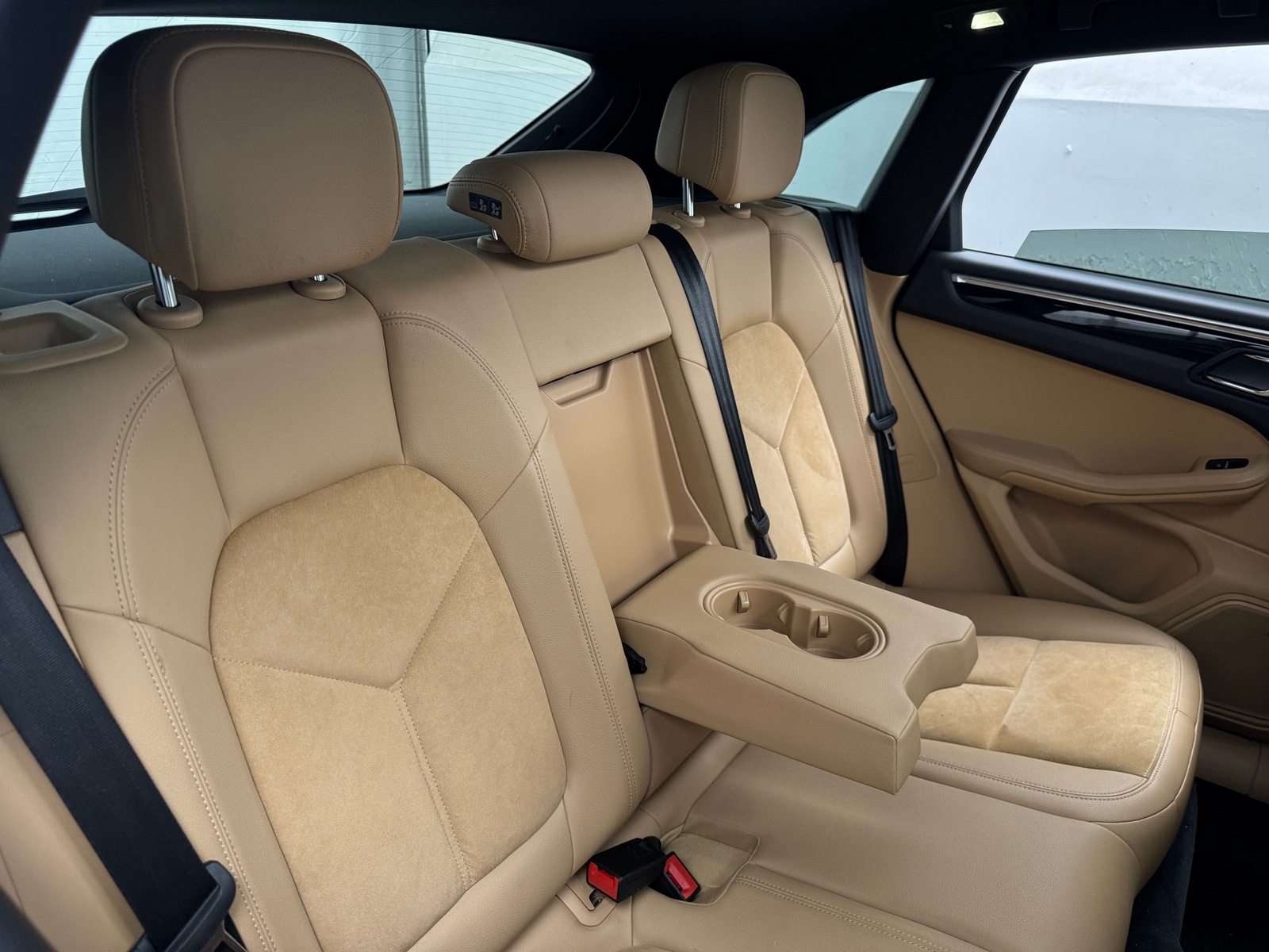 Thumbnail: 2017 Porsche Macan - 6