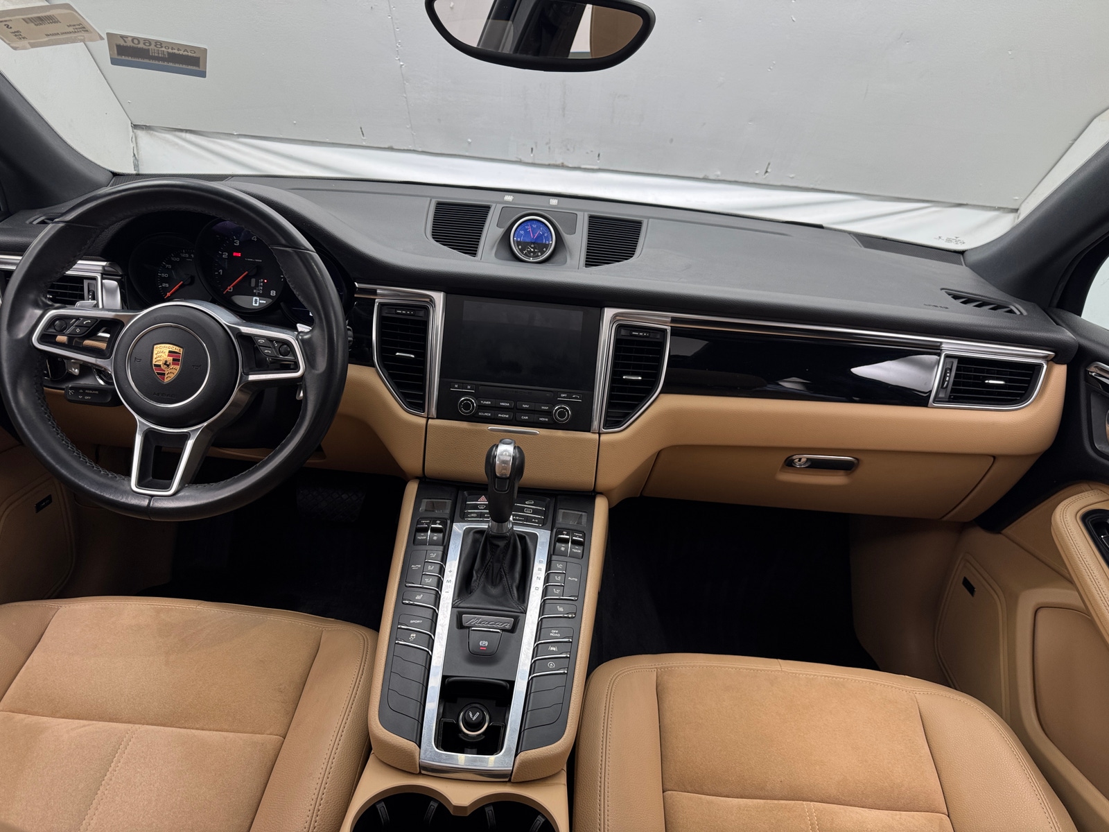 Thumbnail: 2017 Porsche Macan - 3