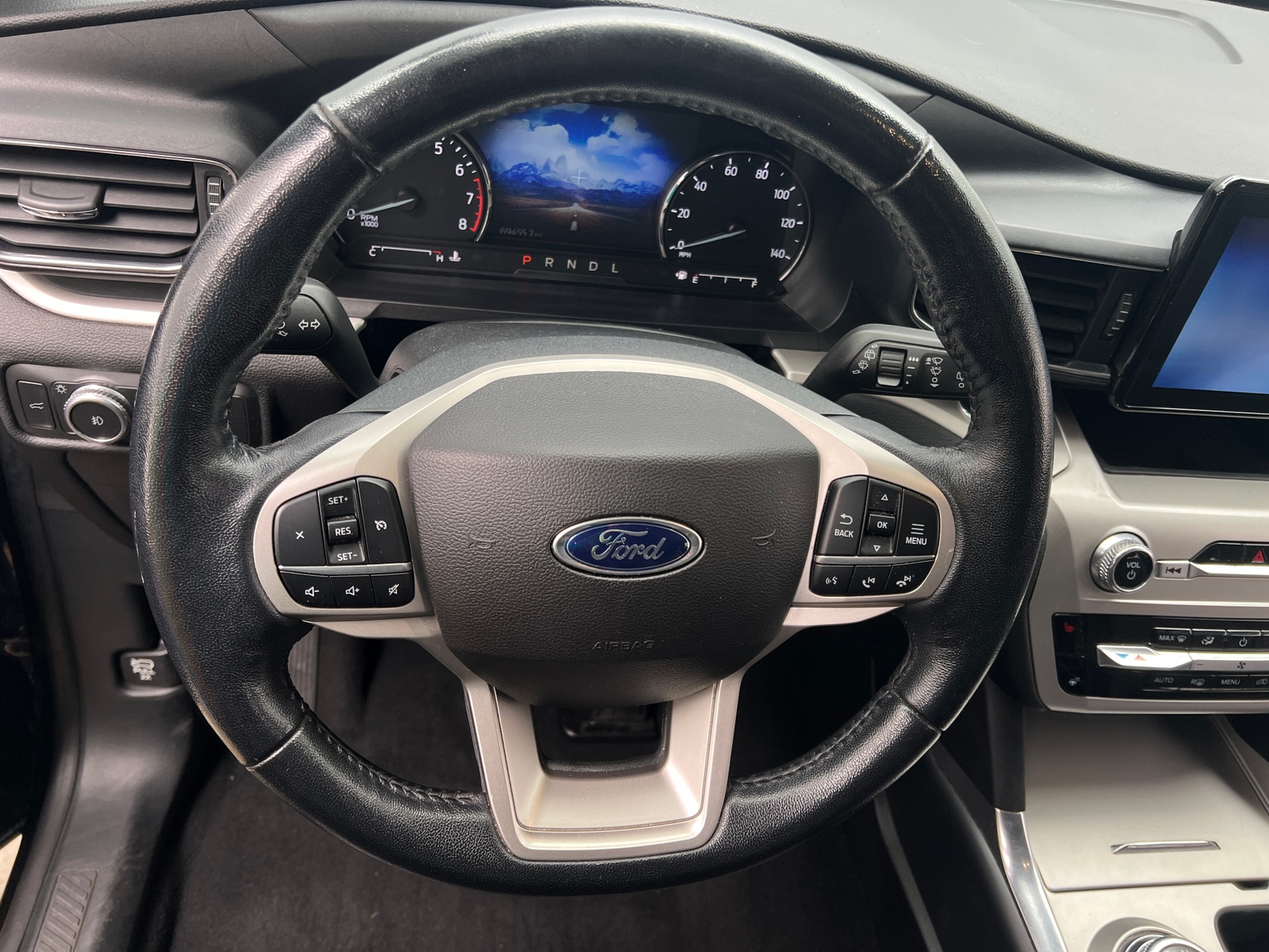 Thumbnail: 2022 Ford Explorer - 5