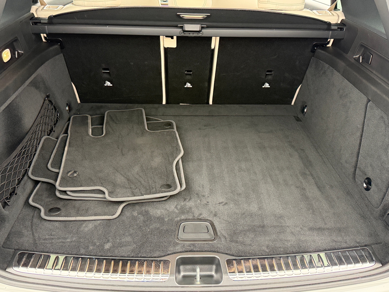 Thumbnail: 2026 Mercedes-Benz GLE - 6