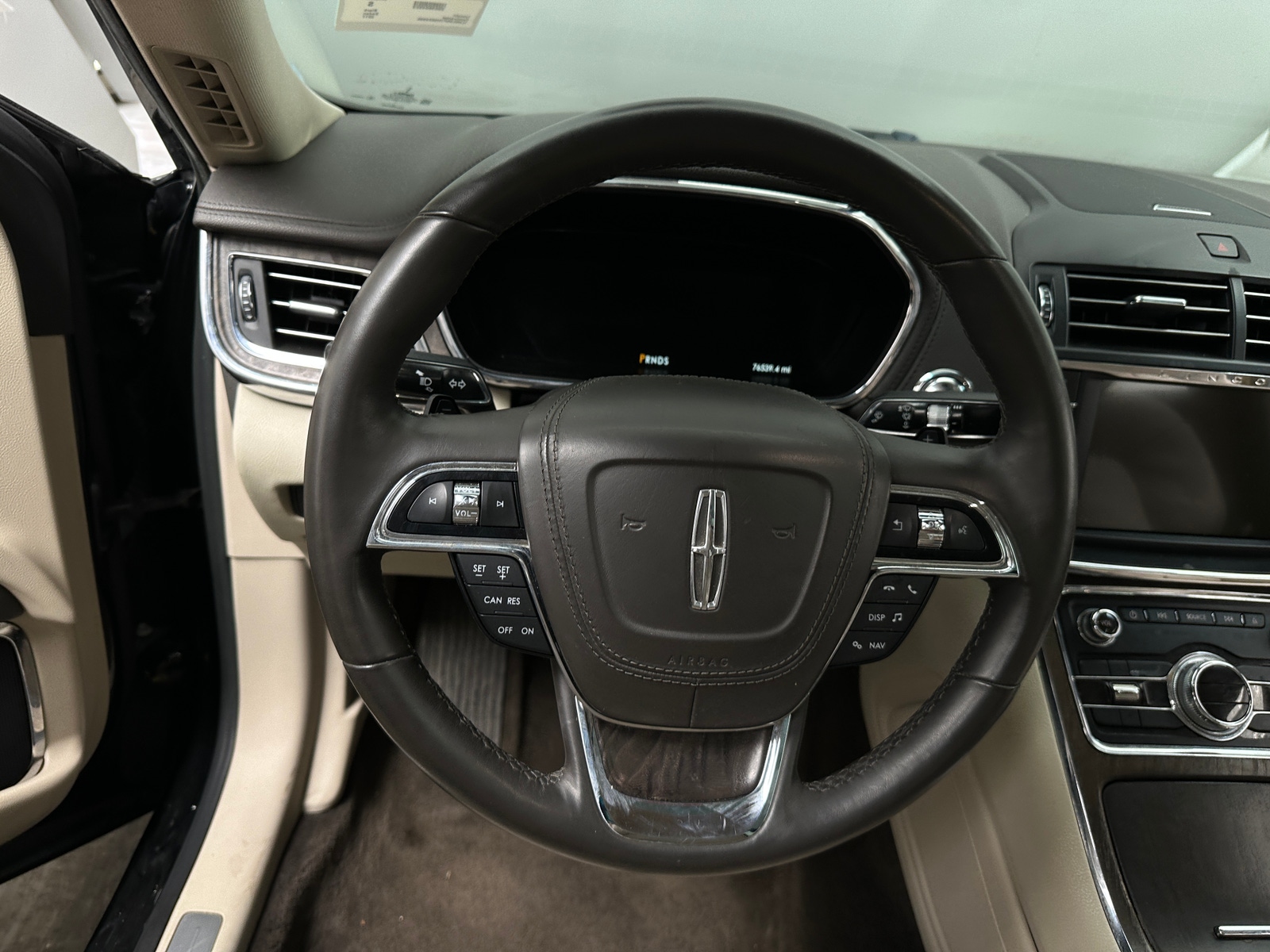 Thumbnail: 2017 Lincoln Continental - 4