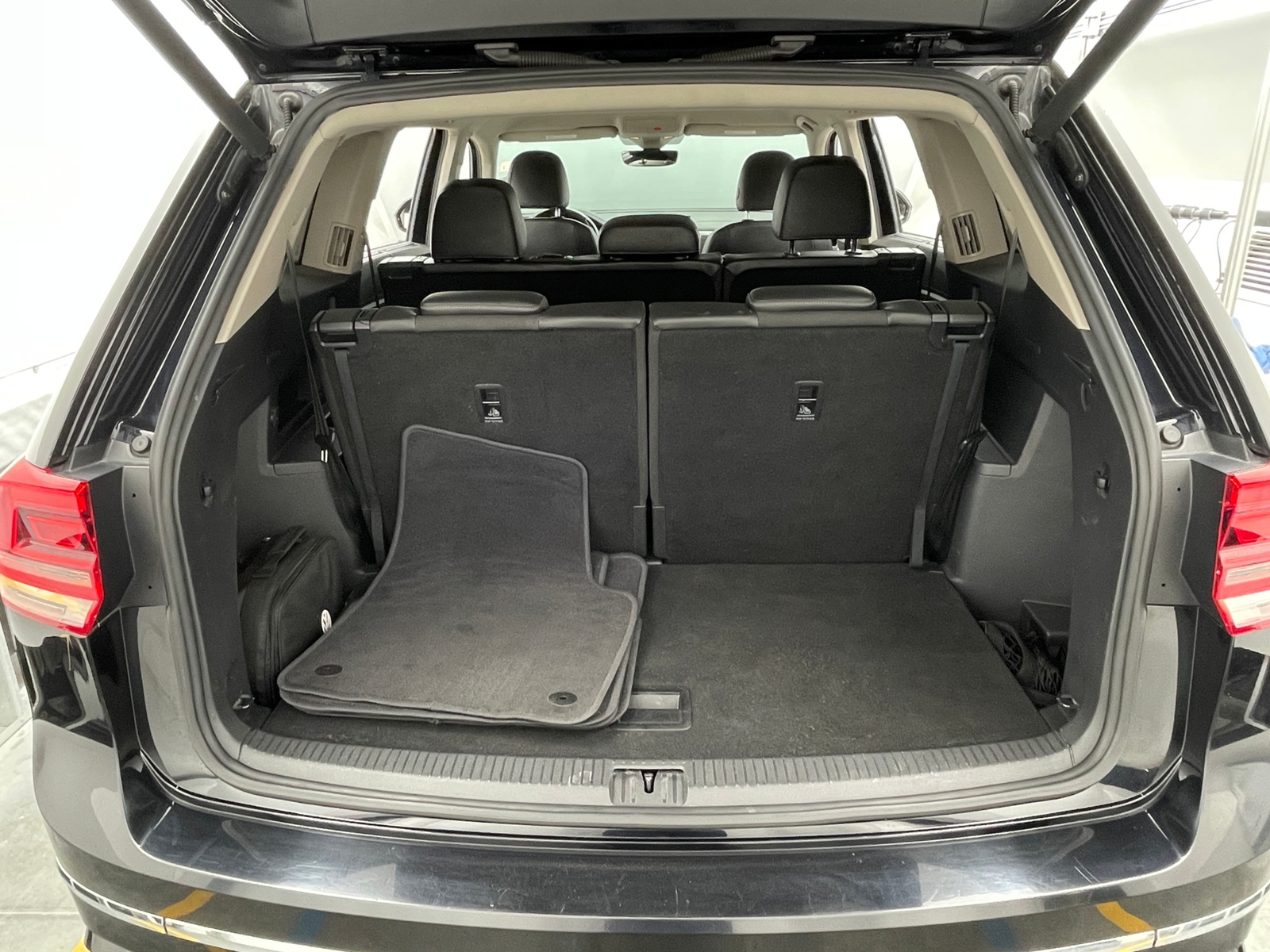 Thumbnail: 2019 Volkswagen Atlas - 6