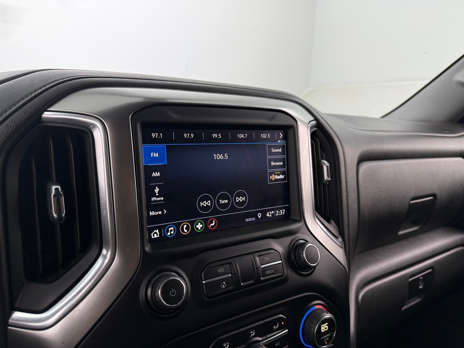 Thumbnail: 2019 Chevrolet Silverado 1500 - 4