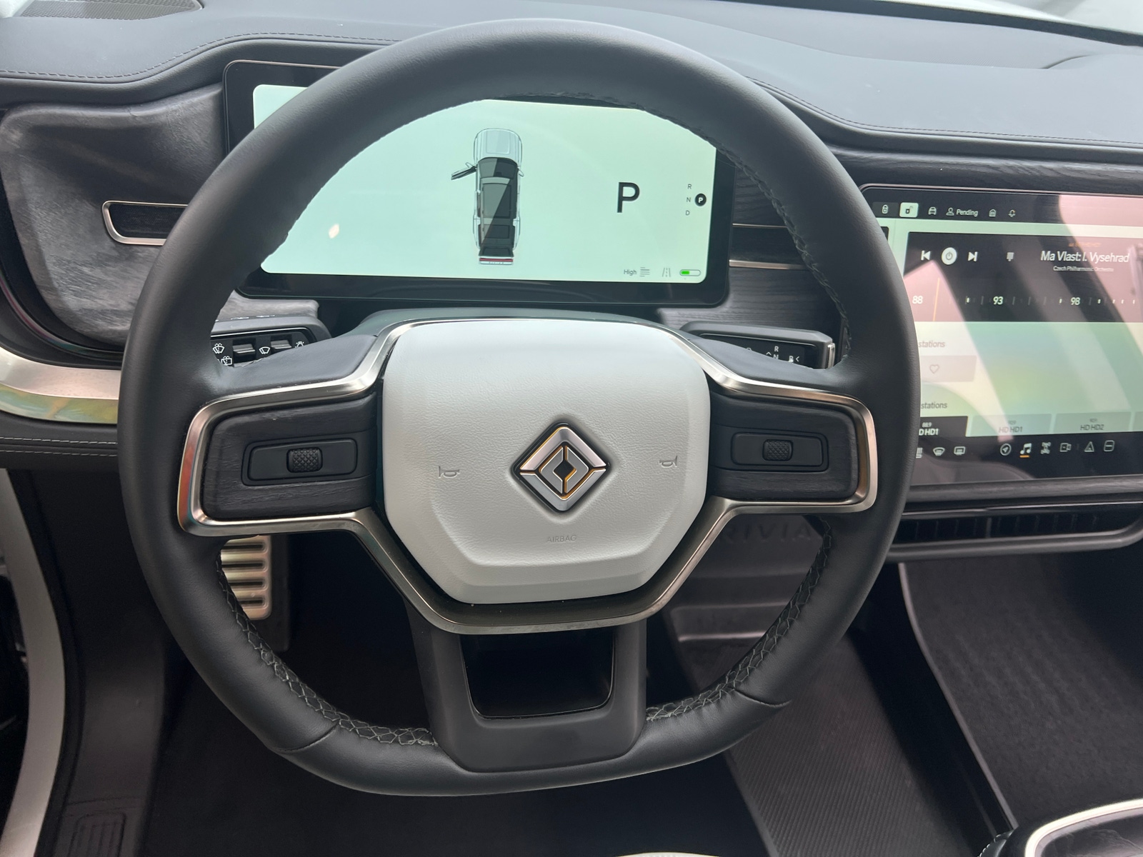 Thumbnail: 2024 Rivian R1S - 4