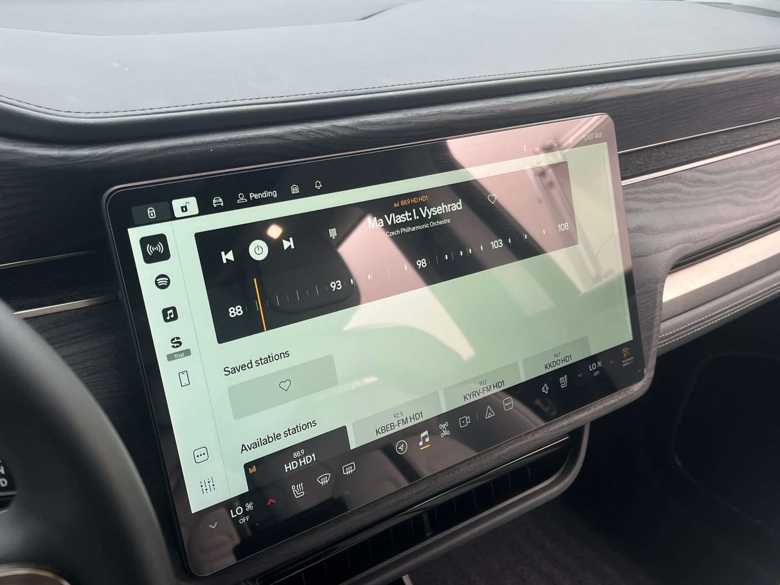 Thumbnail: 2024 Rivian R1S - 3