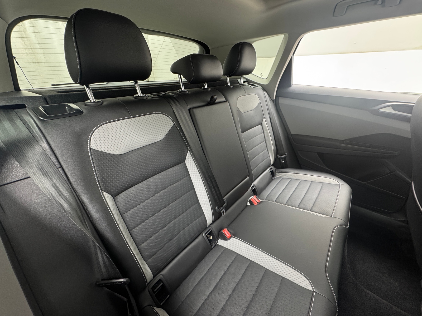 Thumbnail: 2022 Volkswagen Taos - 5