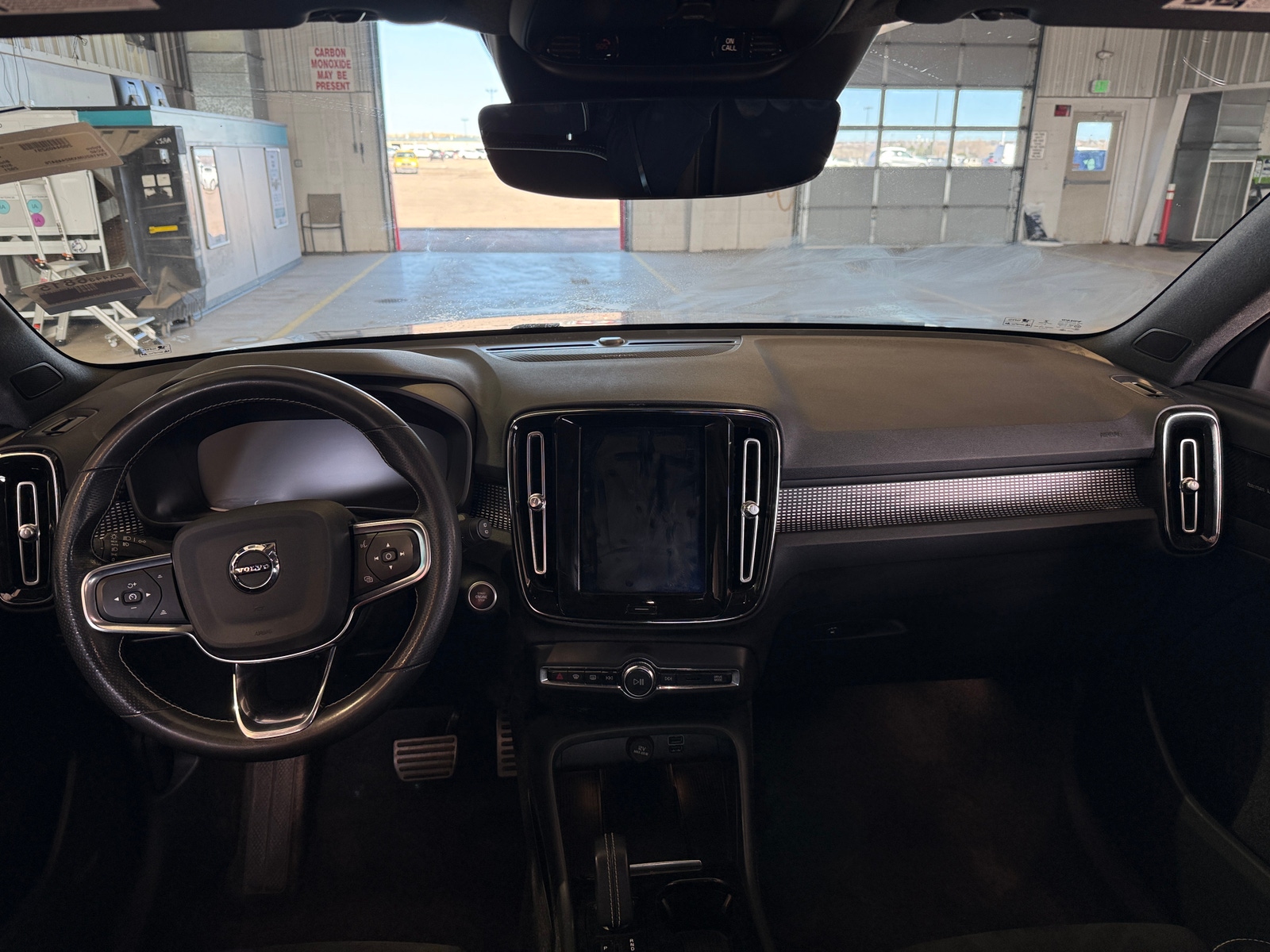 Thumbnail: 2021 Volvo XC40 - 2