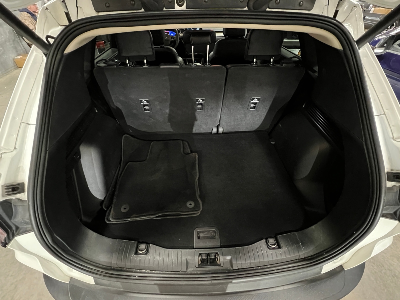 Thumbnail: 2020 Ford Escape - 6