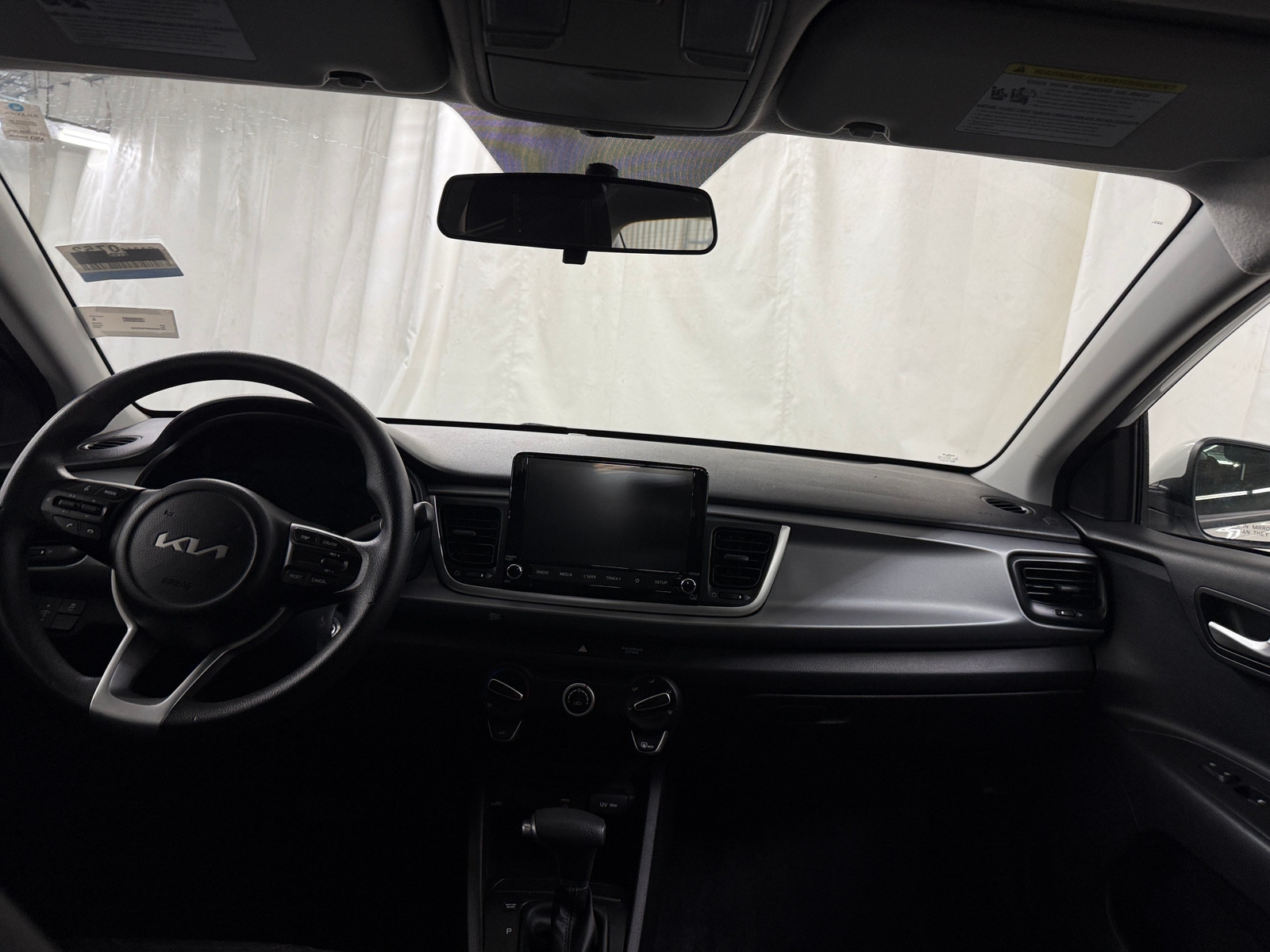 Thumbnail: 2023 Kia Rio - 3