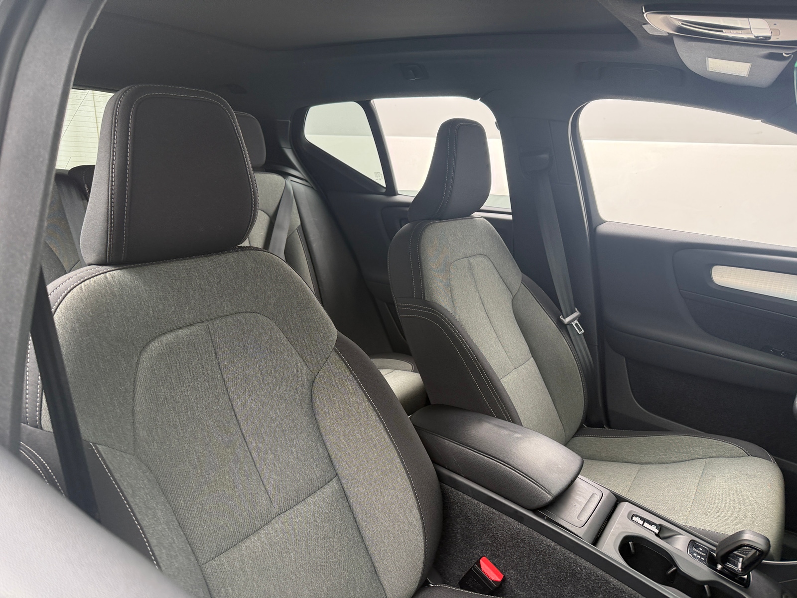 Thumbnail: 2024 Volvo XC40 - 2