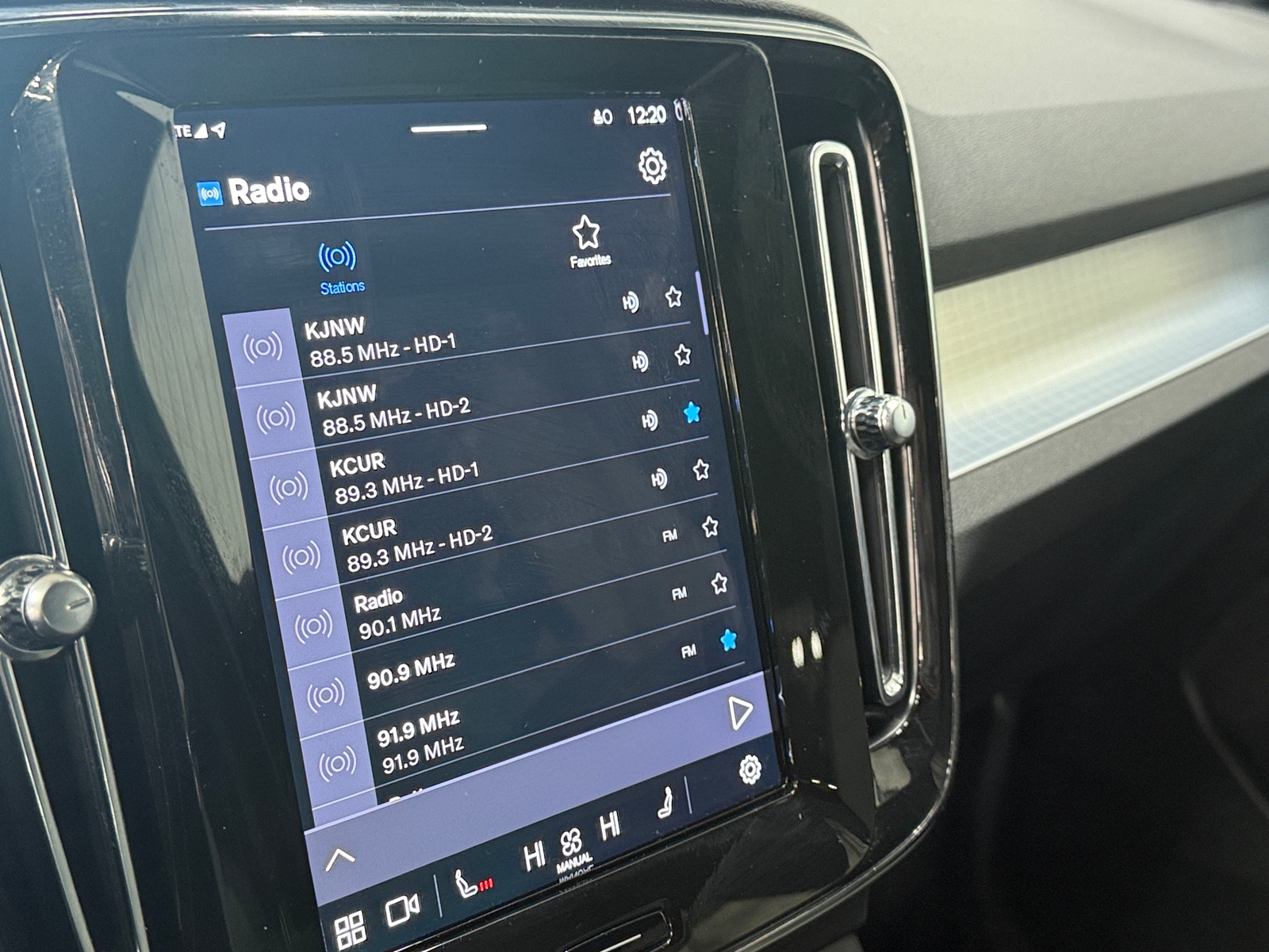 Thumbnail: 2024 Volvo XC40 - 4