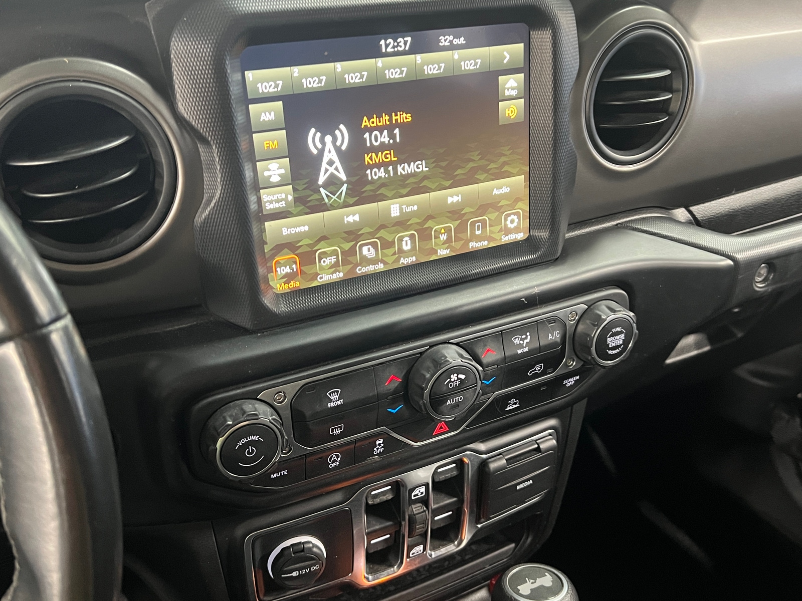 Thumbnail: 2022 Jeep Wrangler - 4