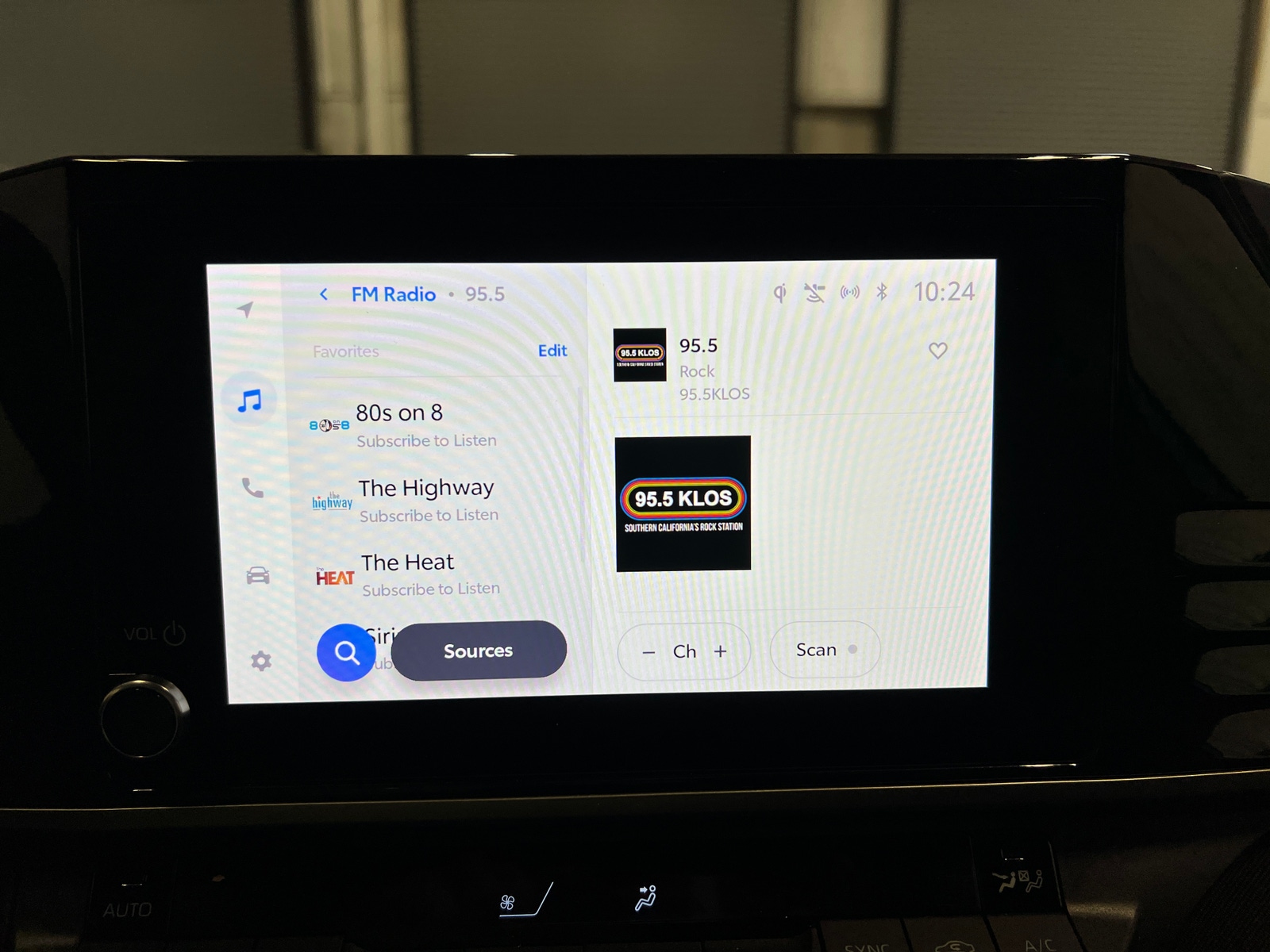 Thumbnail: 2025 Toyota Camry - 4