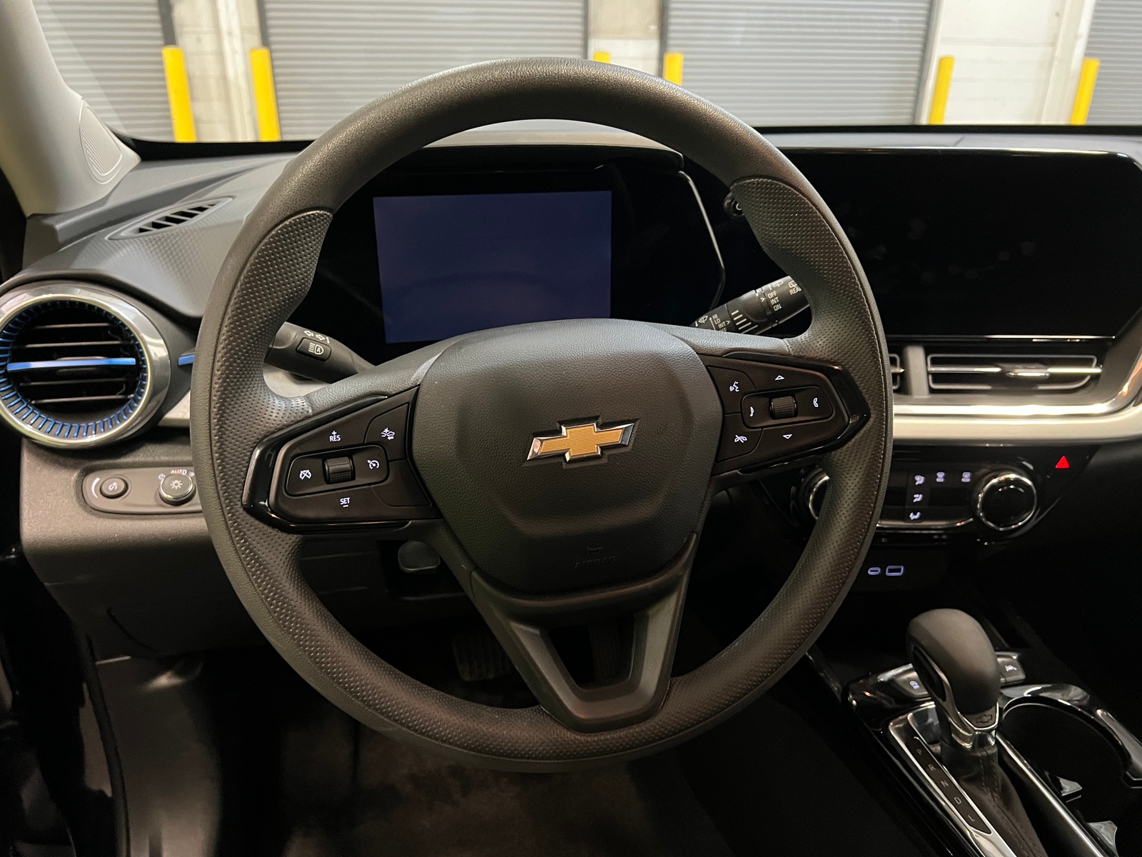 Thumbnail: 2025 Chevrolet Trax - 5