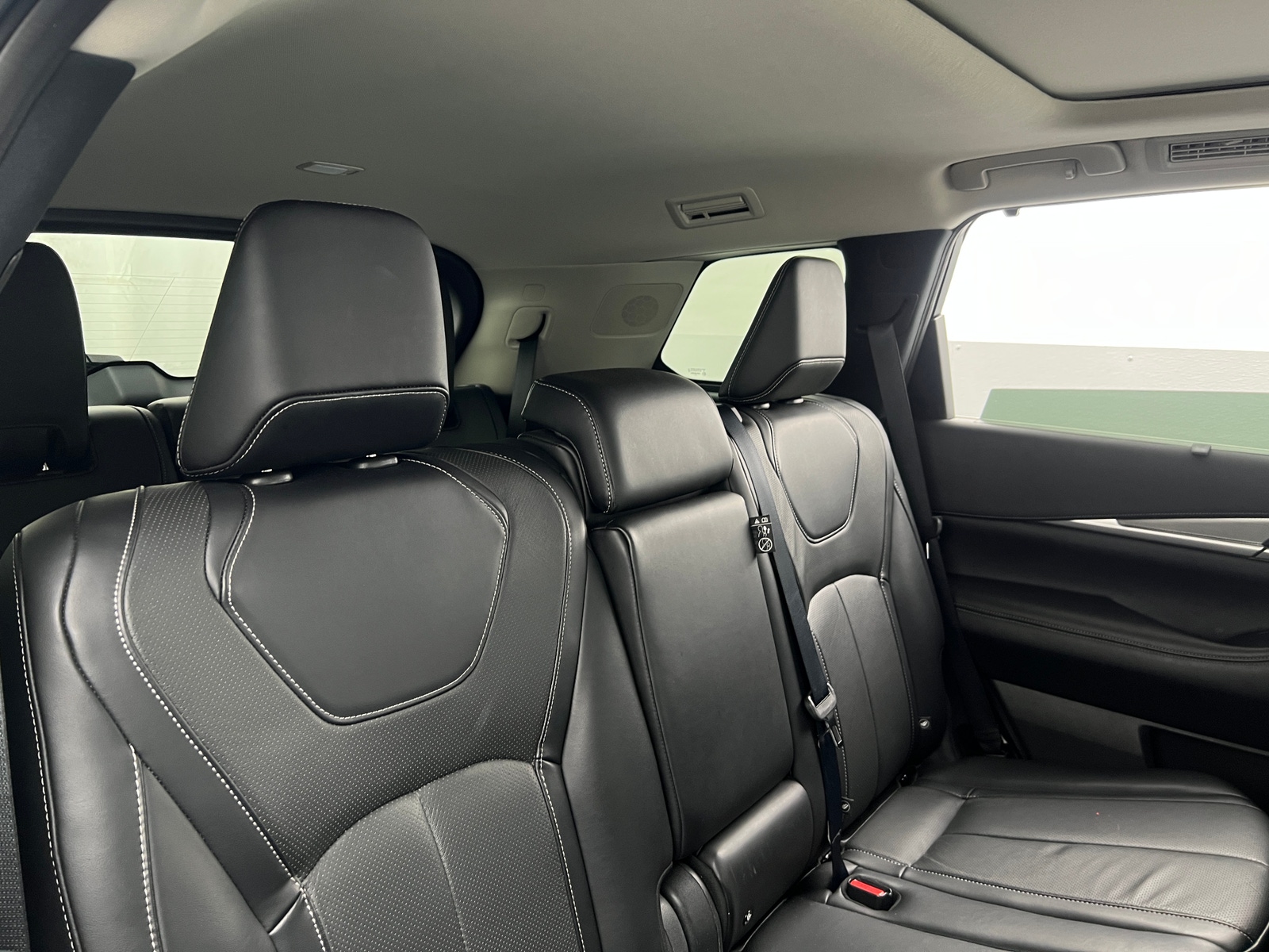 Thumbnail: 2023 INFINITI QX60 - 5