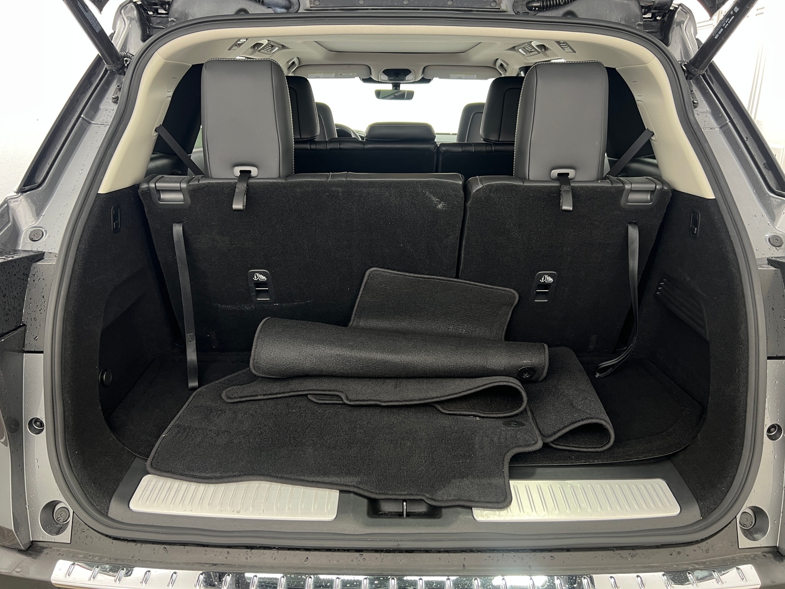 Thumbnail: 2023 INFINITI QX60 - 6