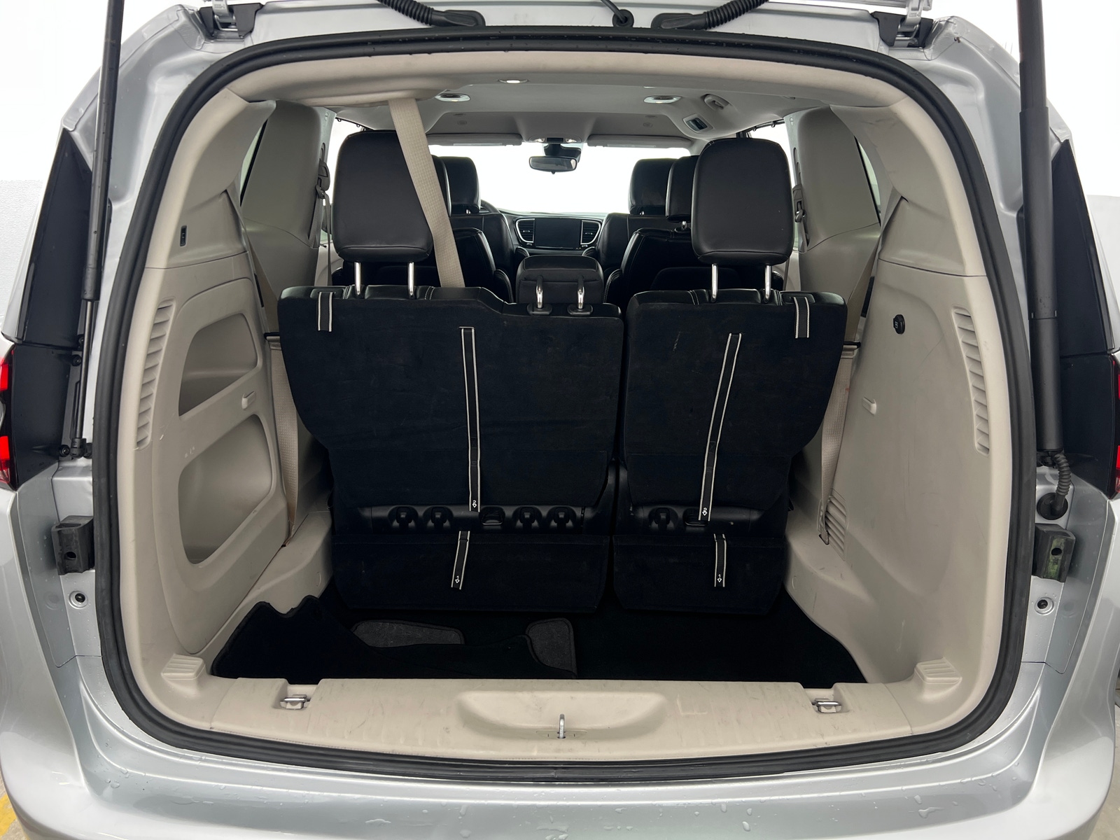 Thumbnail: 2024 Chrysler Pacifica - 6