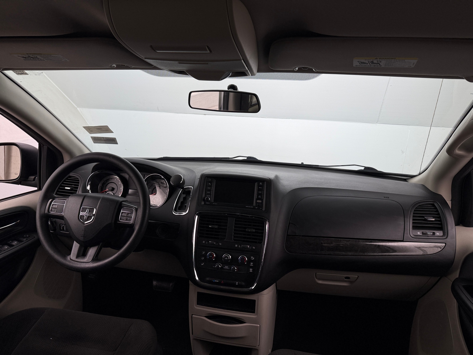 Thumbnail: 2018 Dodge Grand Caravan - 3