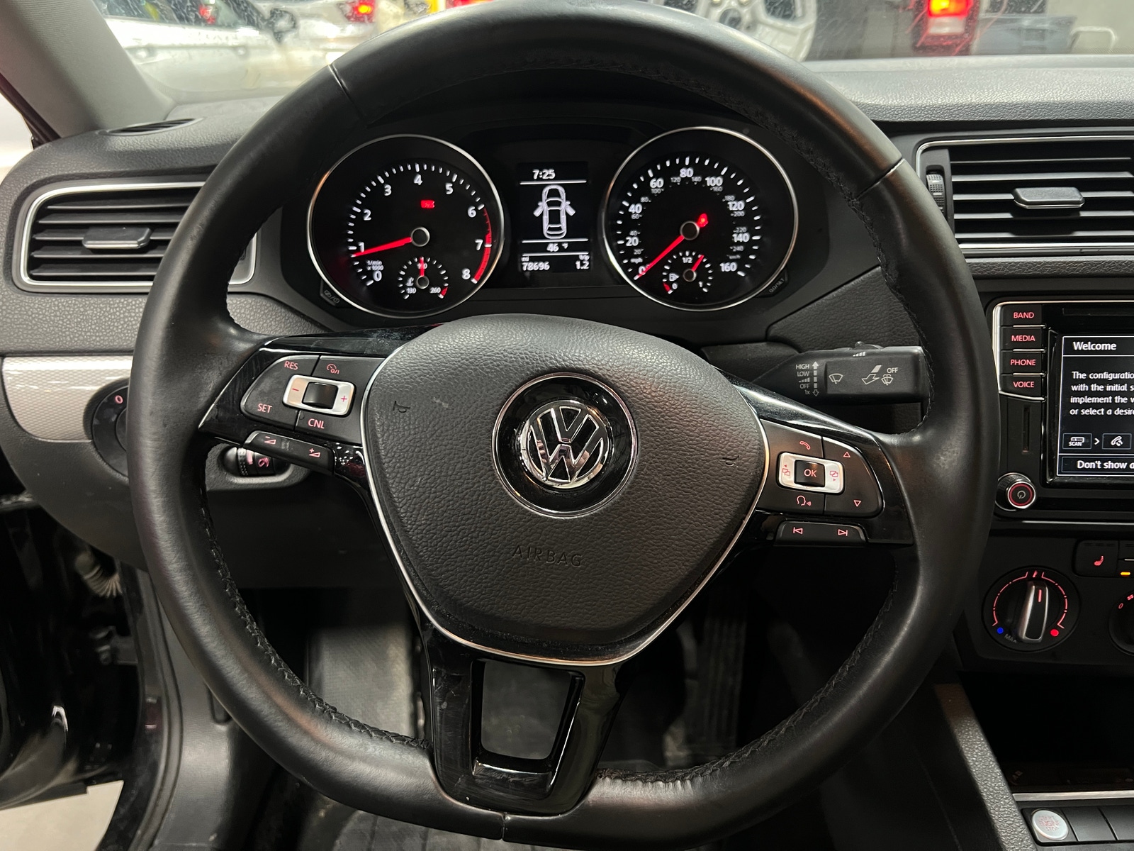 Thumbnail: 2017 Volkswagen Jetta - 4