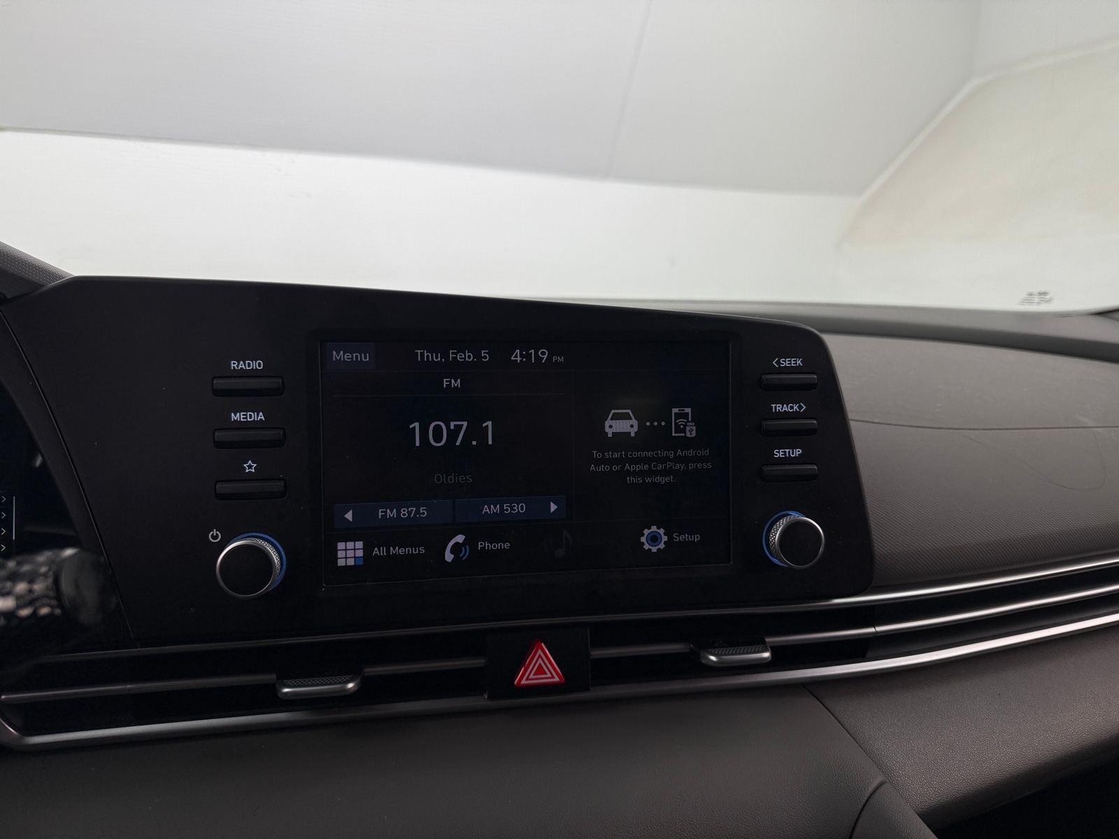 Thumbnail: 2023 Hyundai Elantra - 4