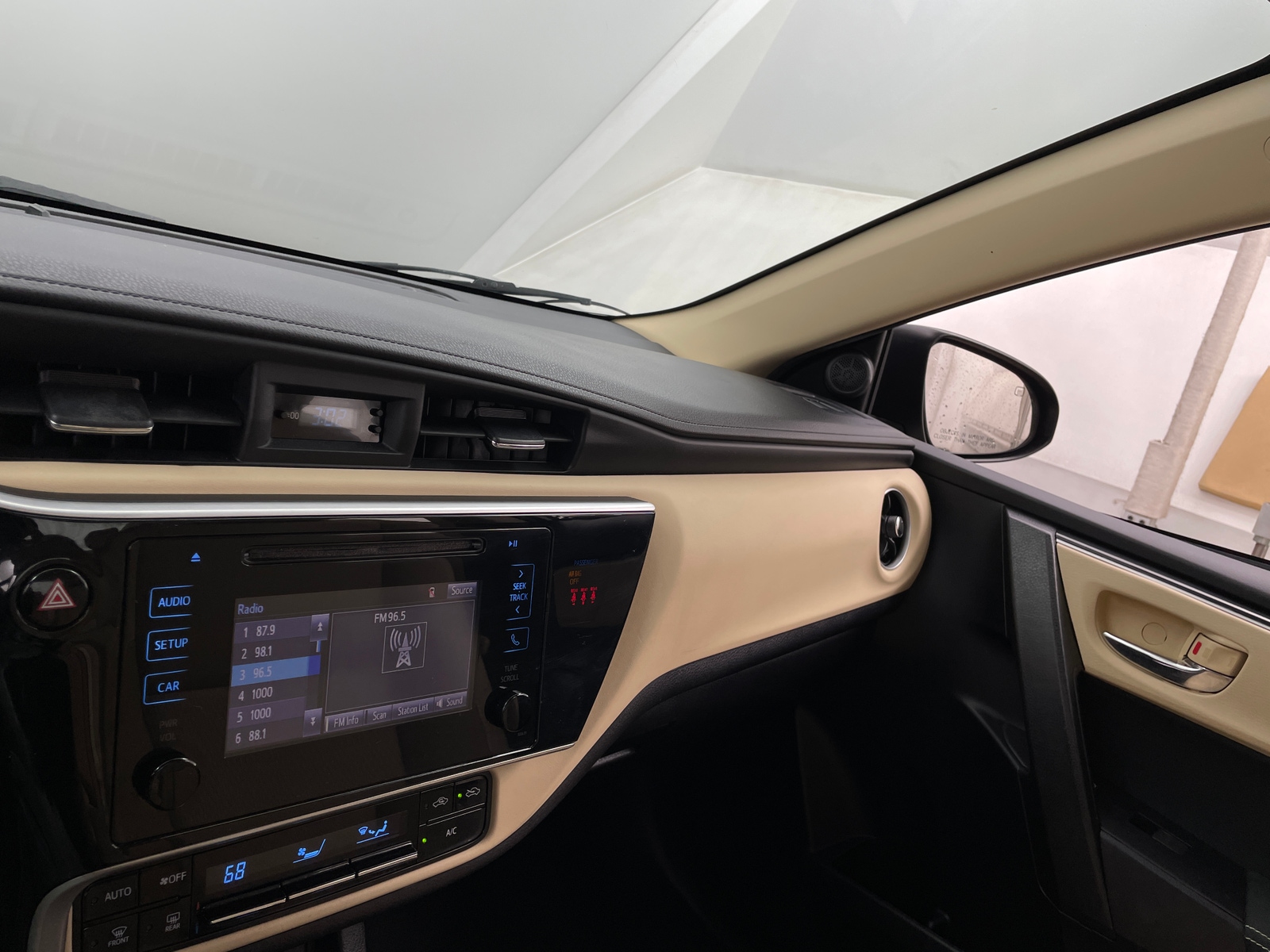 Thumbnail: 2018 Toyota Corolla - 4