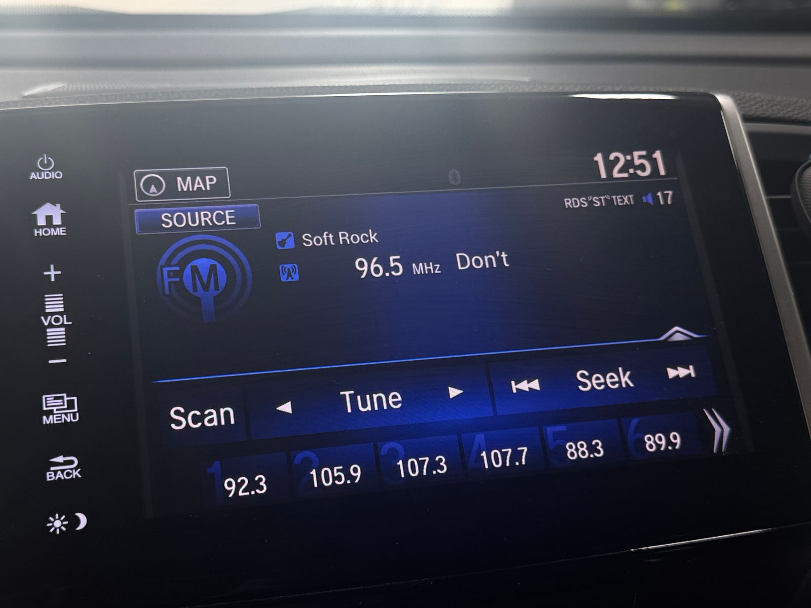 Thumbnail: 2017 Honda Pilot - 3