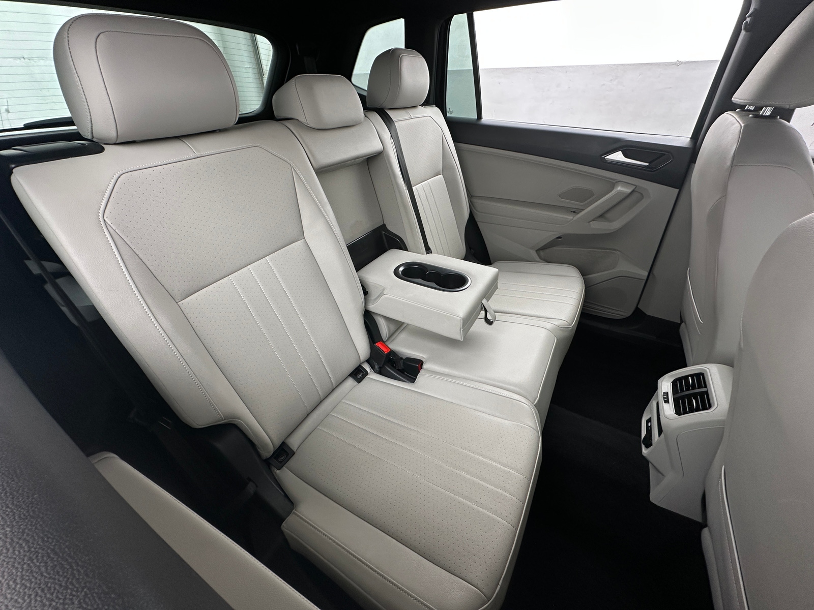 Thumbnail: 2023 Volkswagen Tiguan - 5